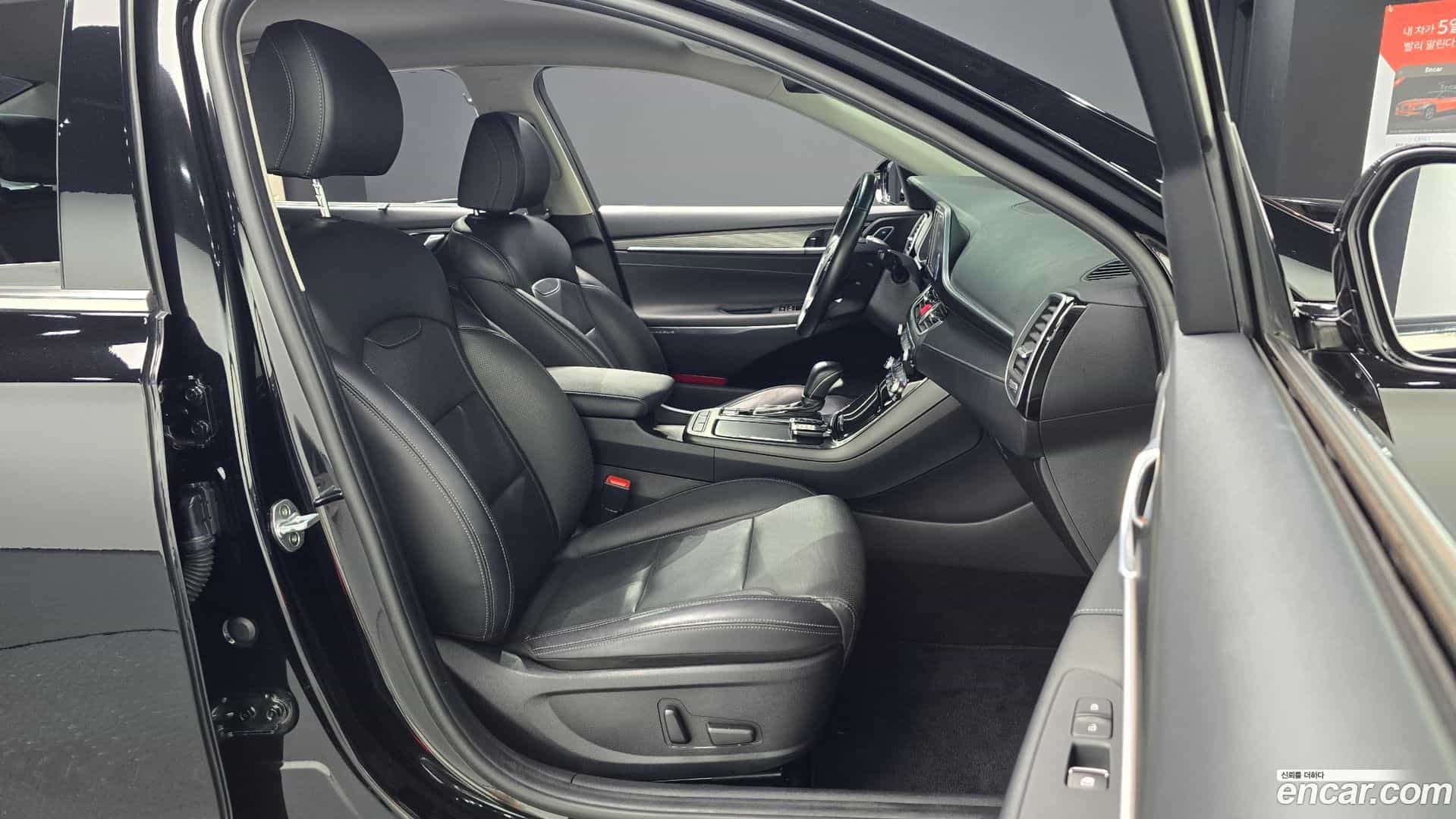 Grandeur Hyundai 2017.1-INNER-010