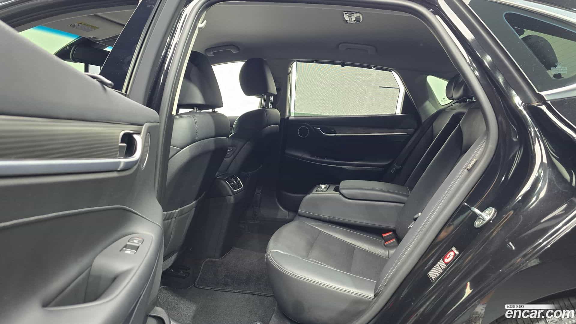 Grandeur Hyundai 2017.1-OPTION-016