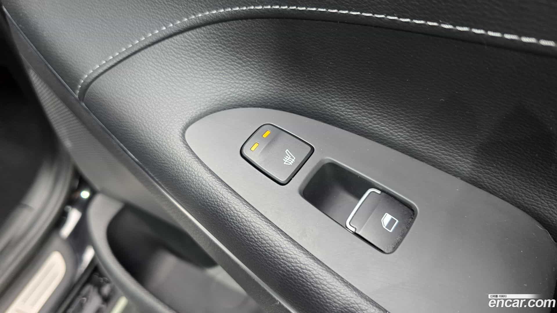 Grandeur Hyundai 2017.1-OPTION-042