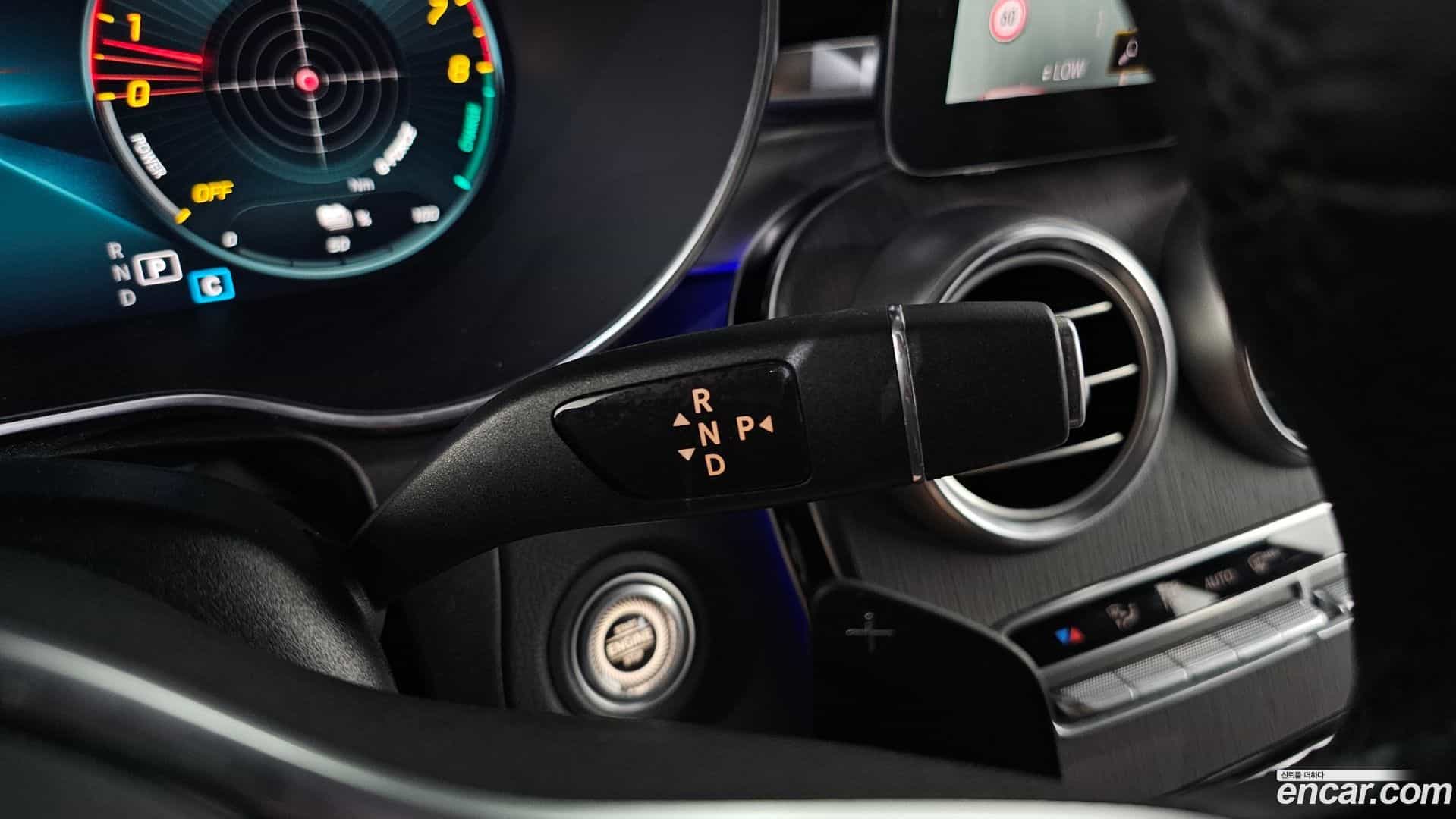 GLC-Class Mercedes-Benz 2021.6-INNER-009