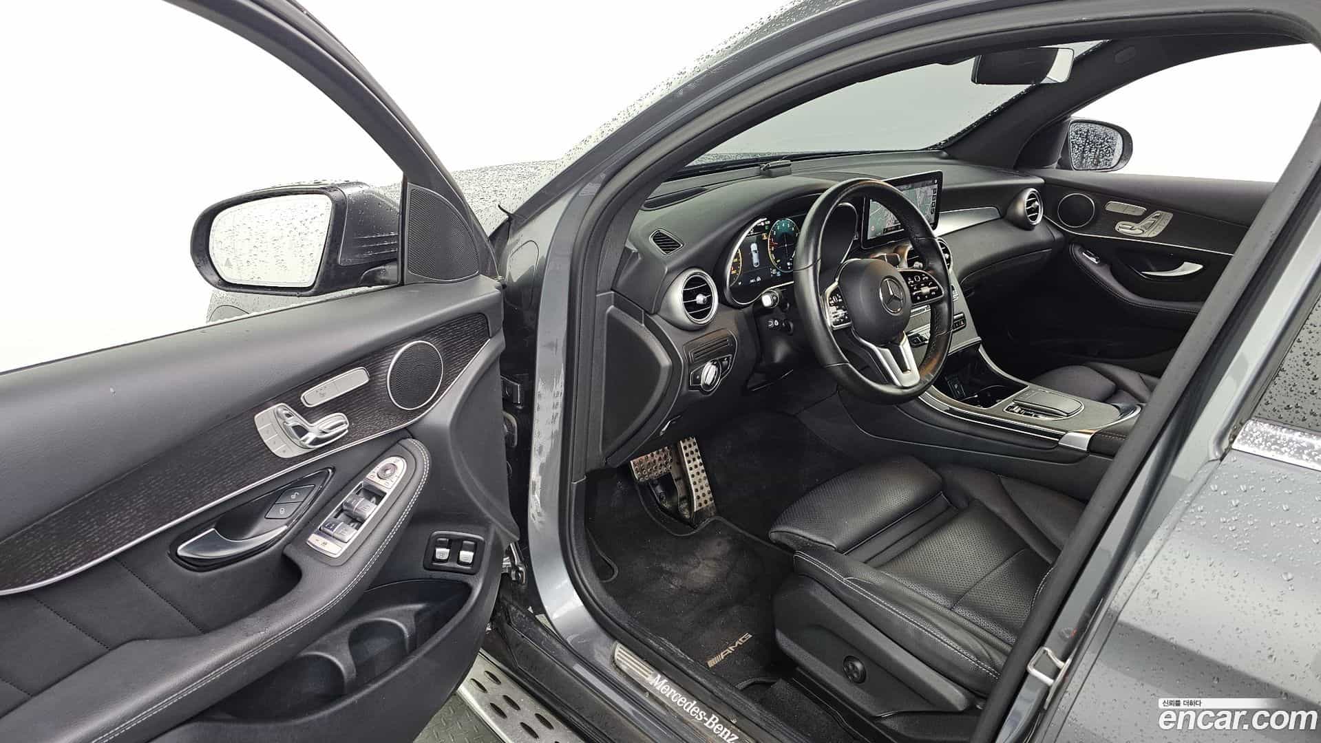 GLC-Class Mercedes-Benz 2021.6-INNER-010