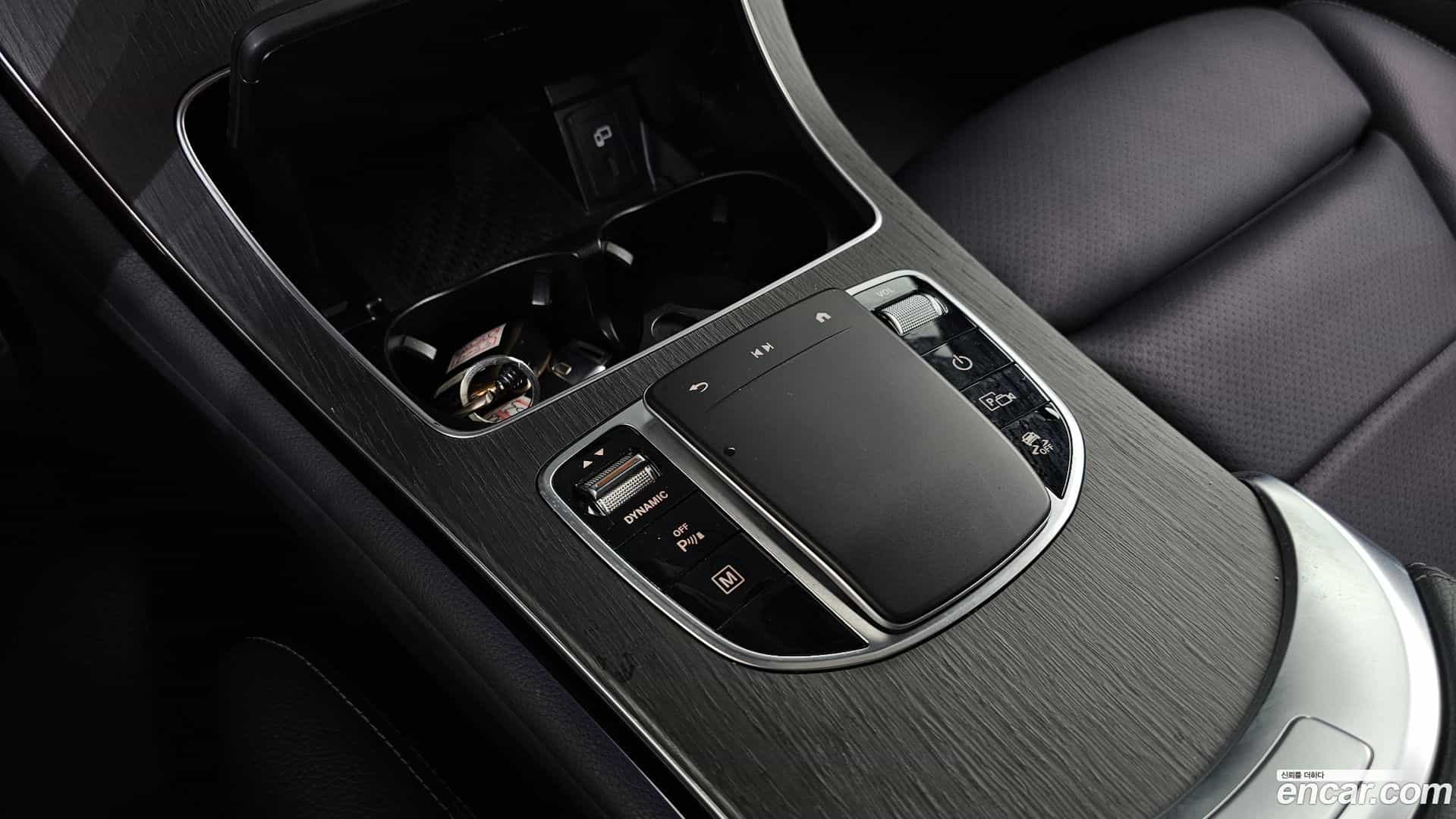 GLC-Class Mercedes-Benz 2021.6-OPTION-046