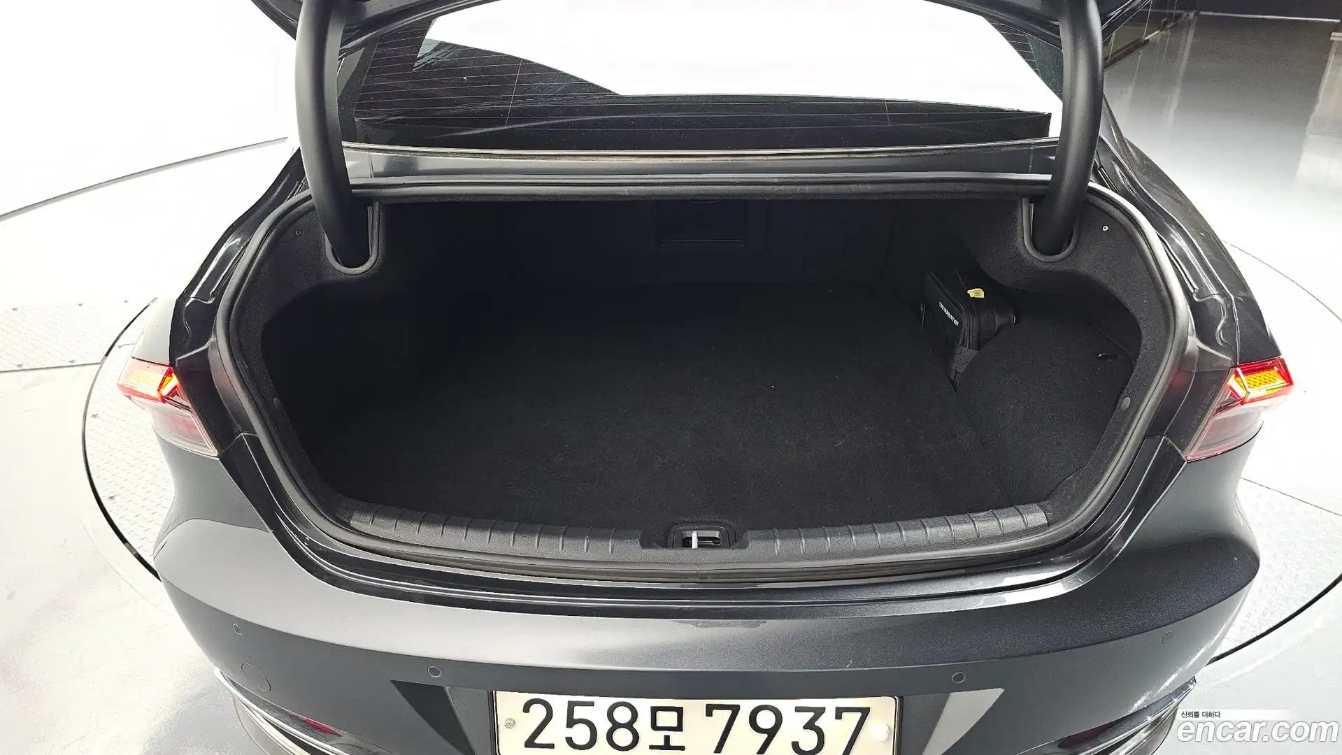 Grandeur Hyundai 2020.4-OPTION-043