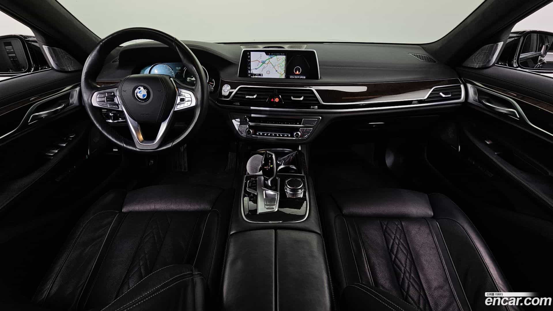 7-Series BMW 2015.10-INNER-007