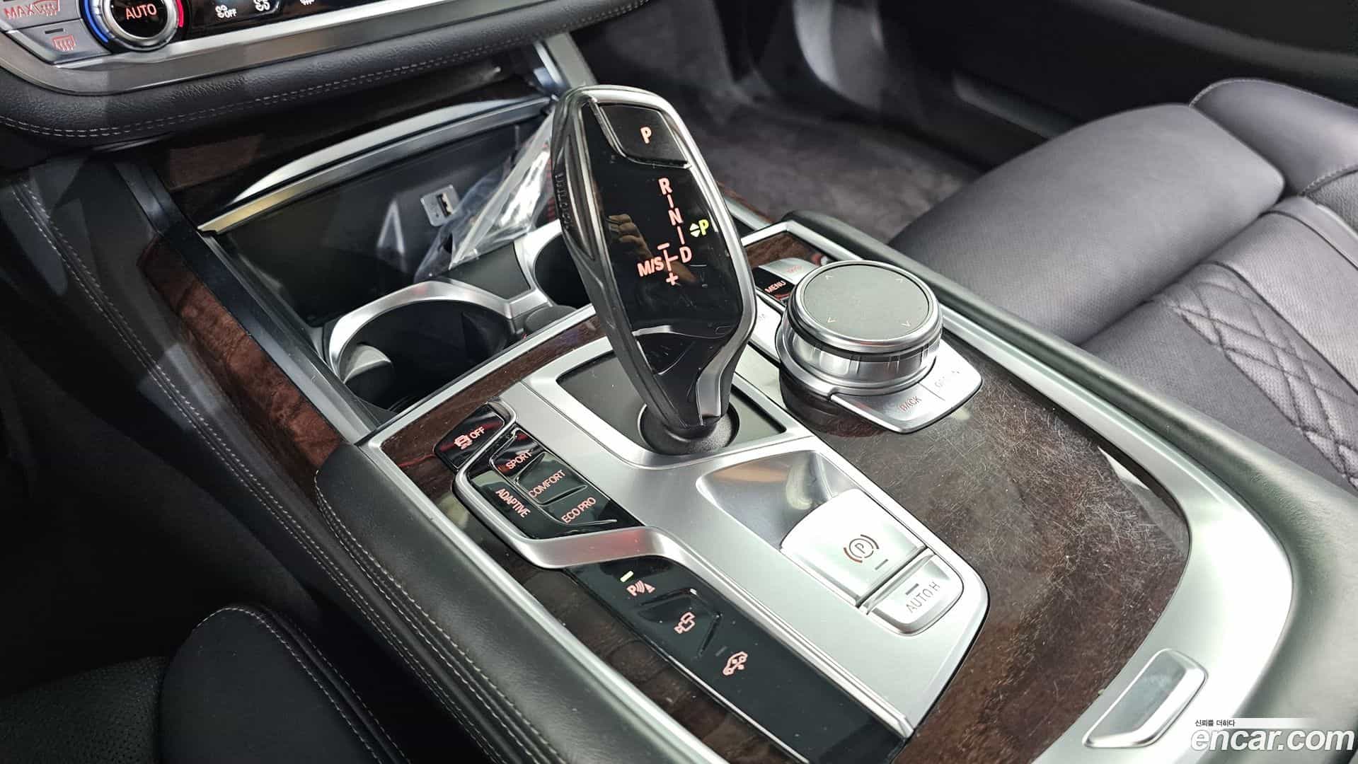 7-Series BMW 2015.10-INNER-009