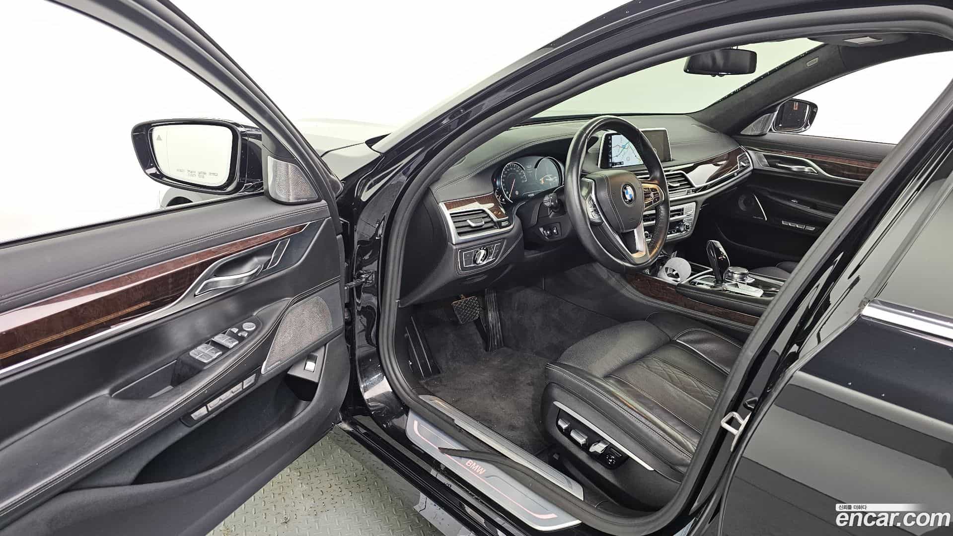 7-Series BMW 2015.10-INNER-010