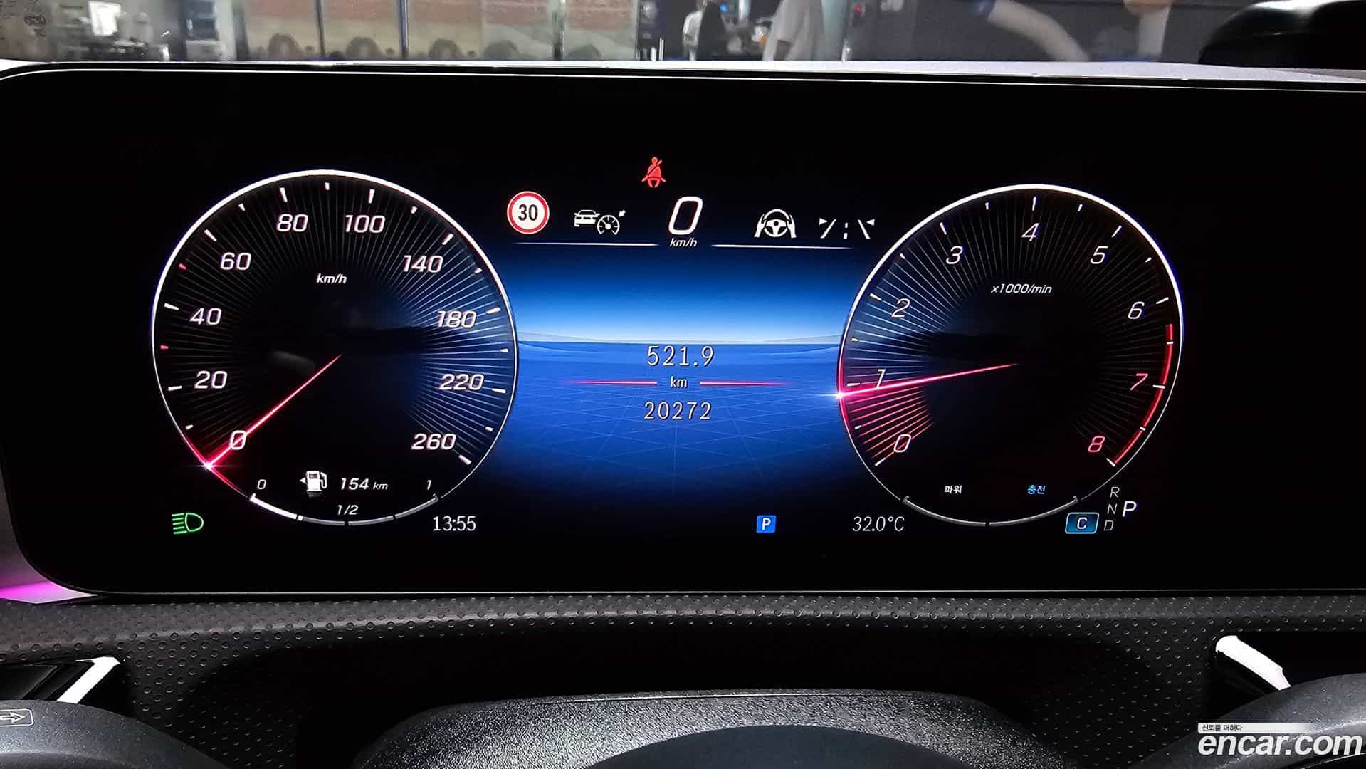 CLA-Class Mercedes-Benz 2024.4-INNER-008