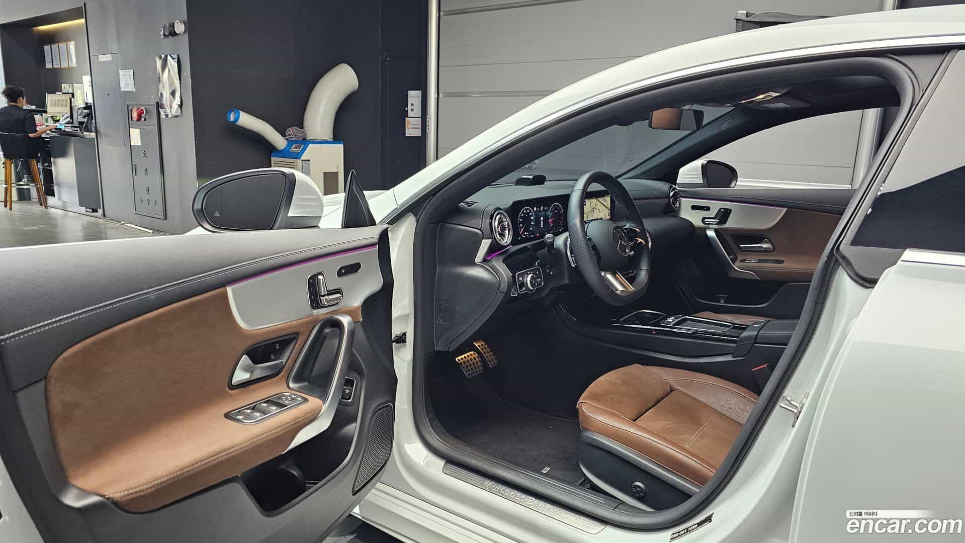 CLA-Class Mercedes-Benz 2024.4-INNER-010