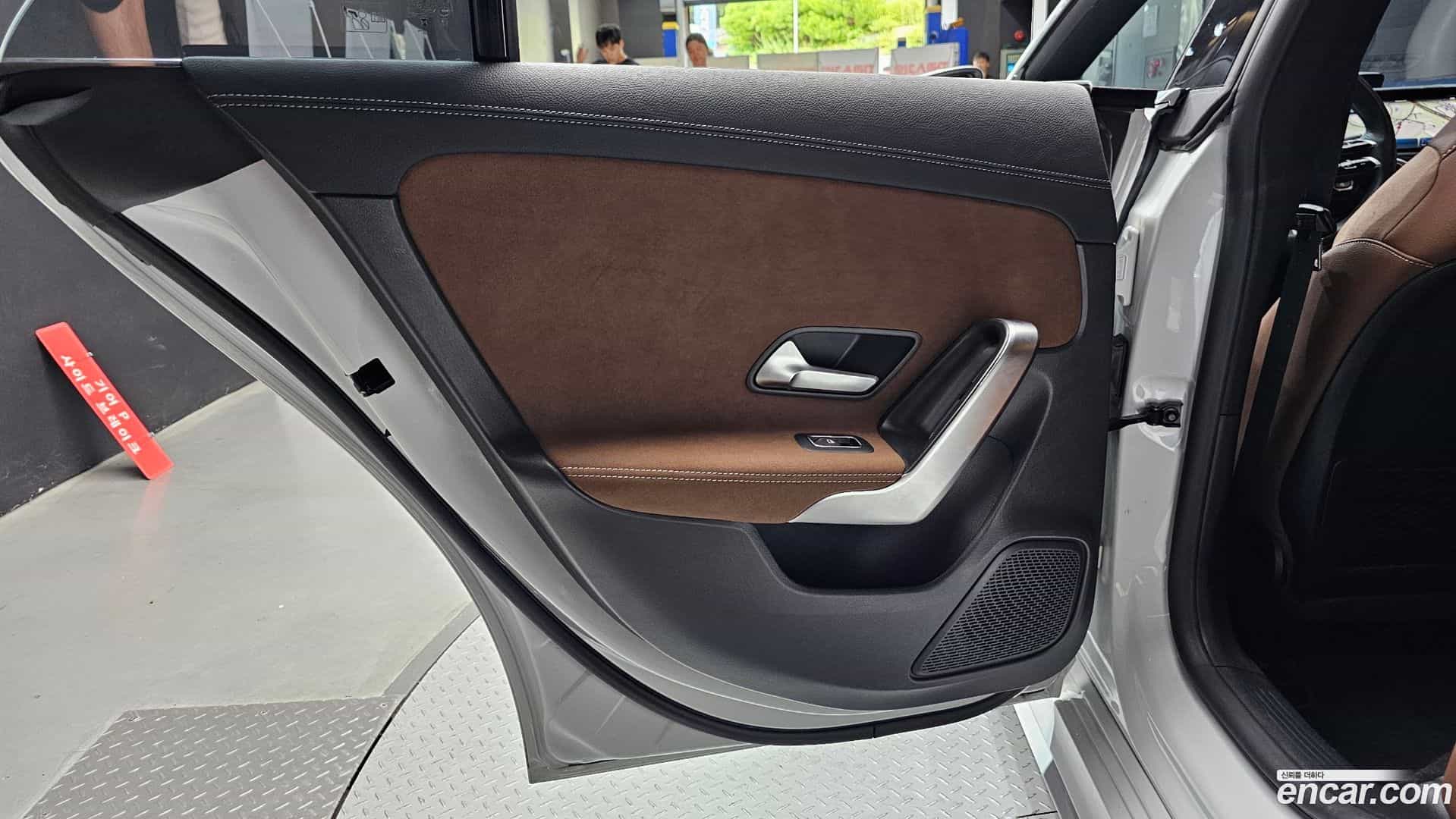 CLA-Class Mercedes-Benz 2024.4-INNER-035