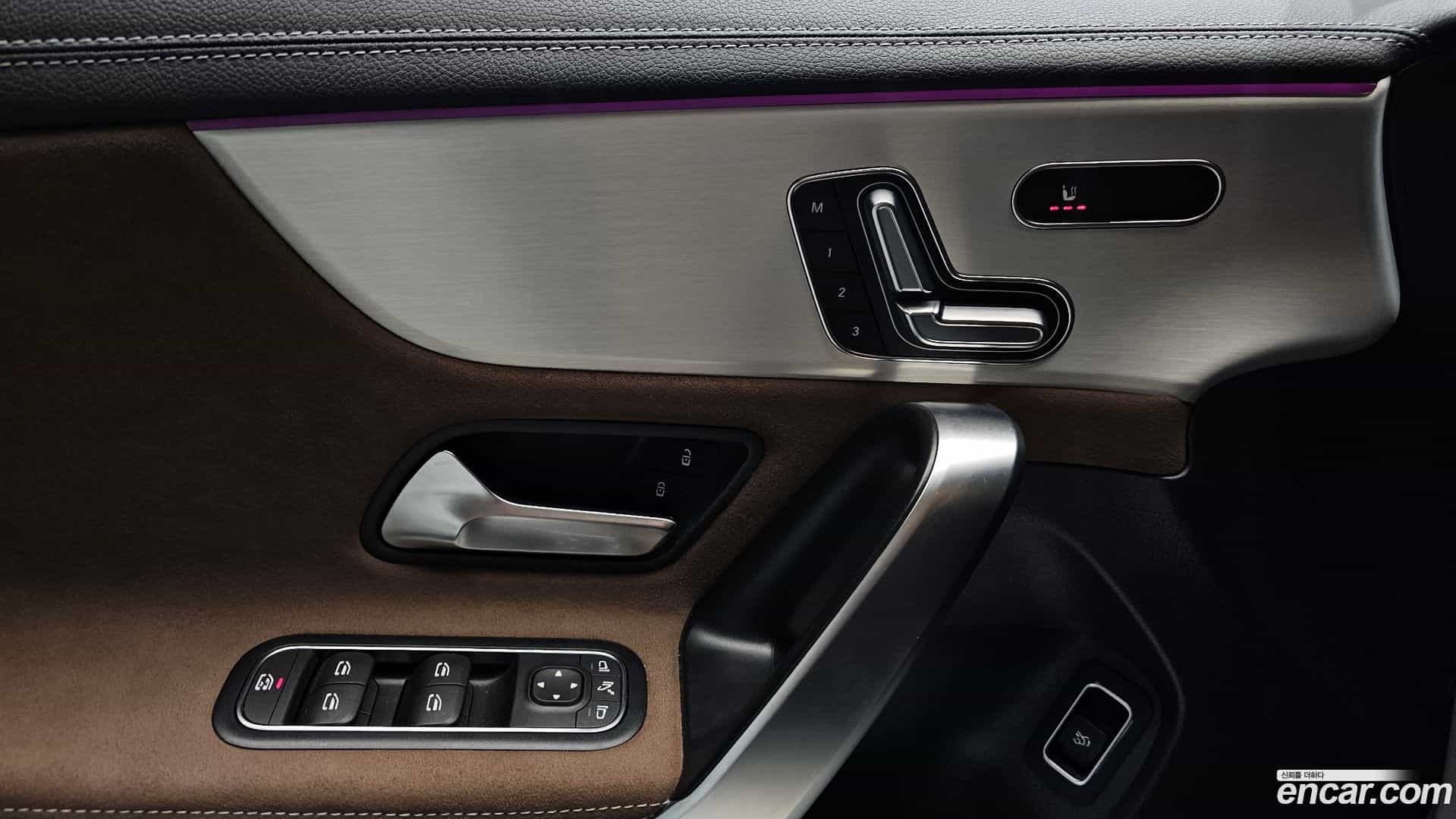 CLA-Class Mercedes-Benz 2024.4-OPTION-040