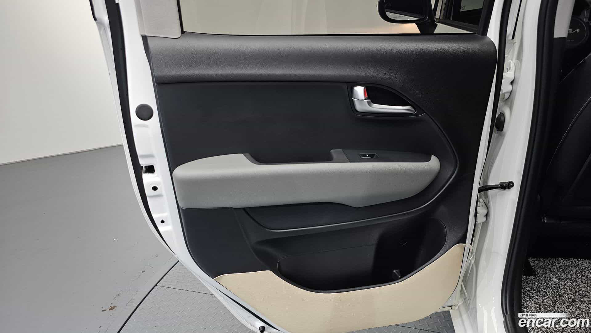 RAY Kia 2022.10-INNER-035