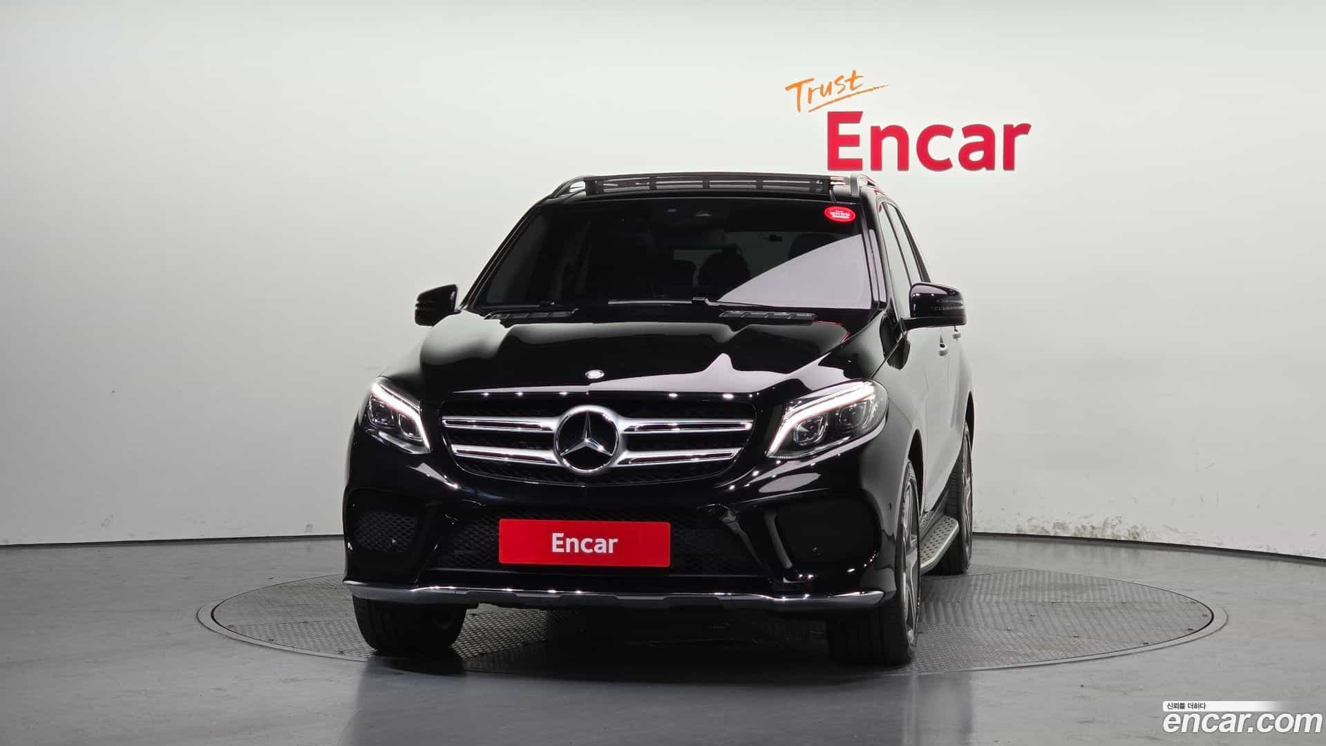 GLE-Class Mercedes-Benz 2016.9-OUTER-003