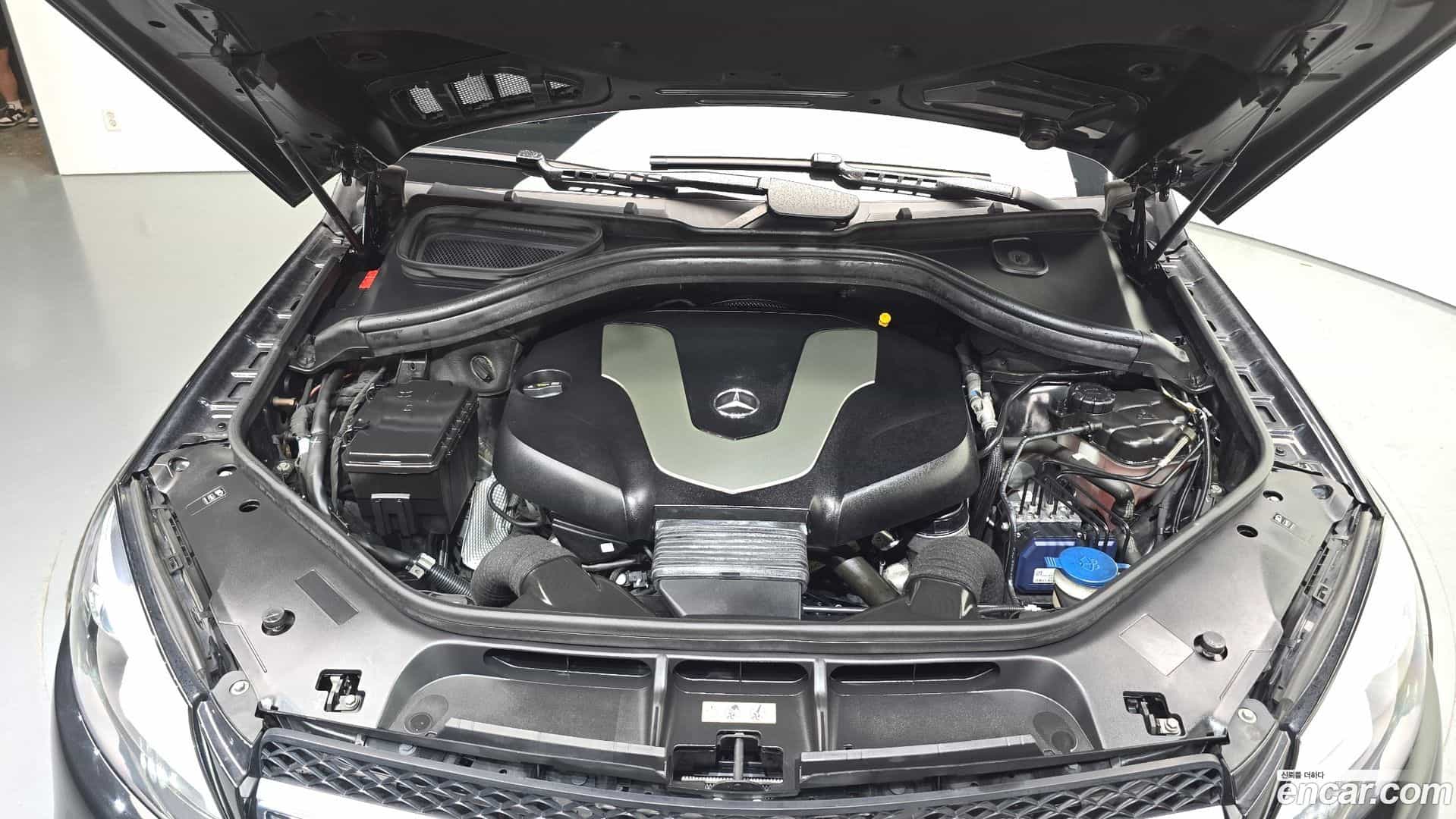 GLE-Class Mercedes-Benz 2016.9-OUTER-006
