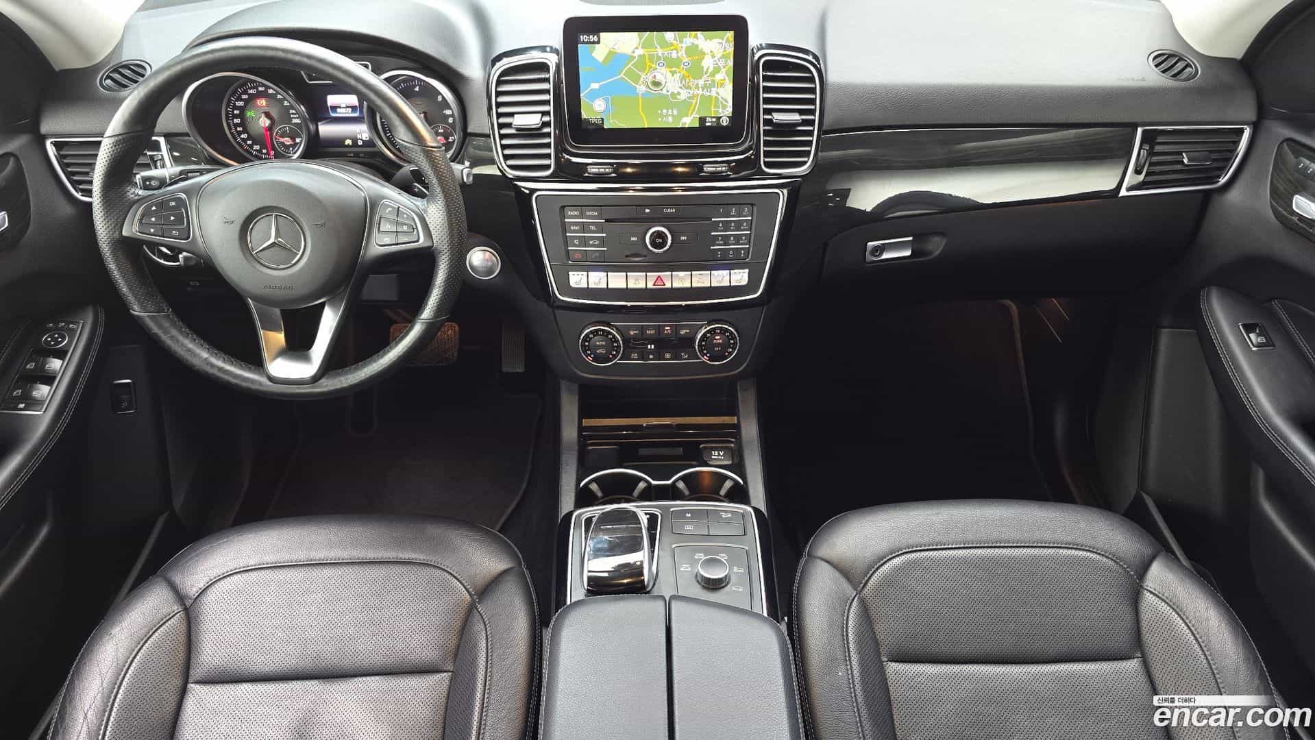 GLE-Class Mercedes-Benz 2016.9-INNER-007