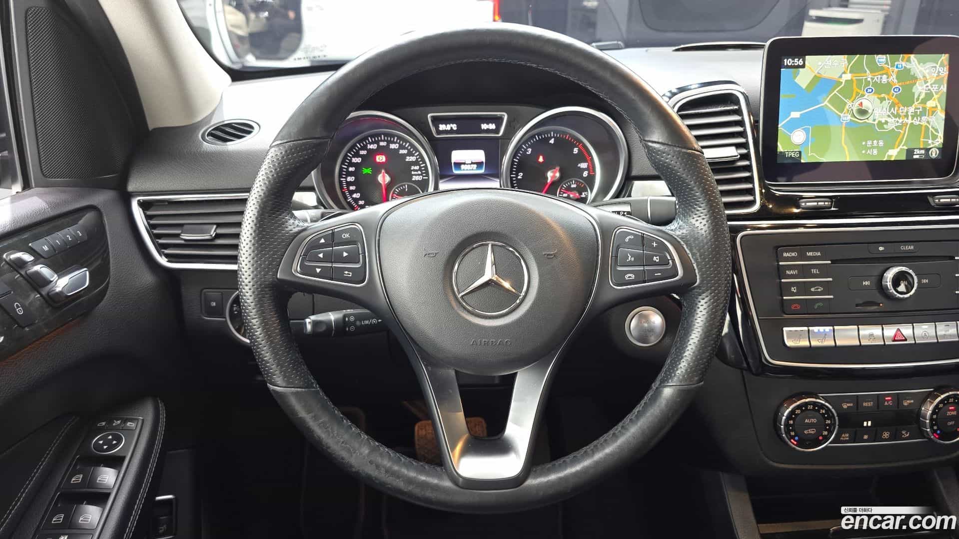GLE-Class Mercedes-Benz 2016.9-OPTION-017