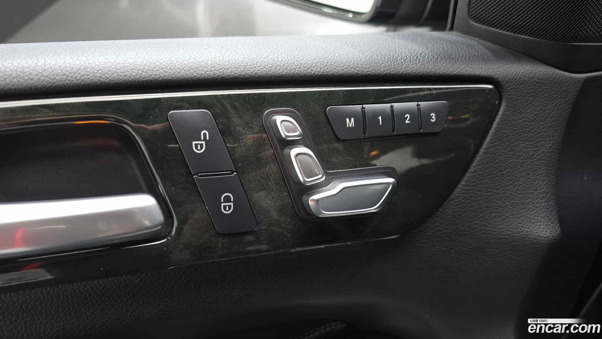 GLE-Class Mercedes-Benz 2016.9-OPTION-018