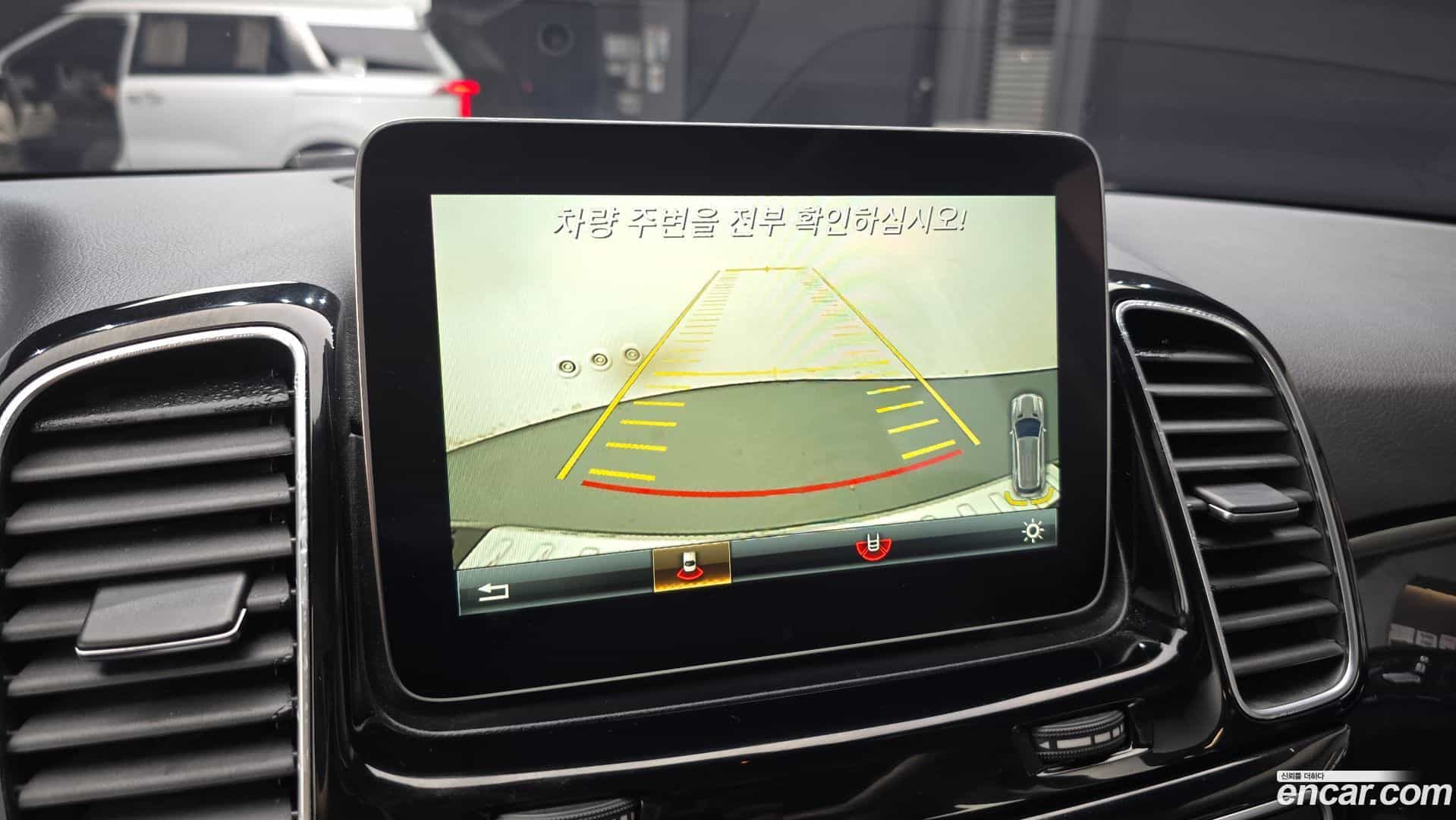 GLE-Class Mercedes-Benz 2016.9-OPTION-020