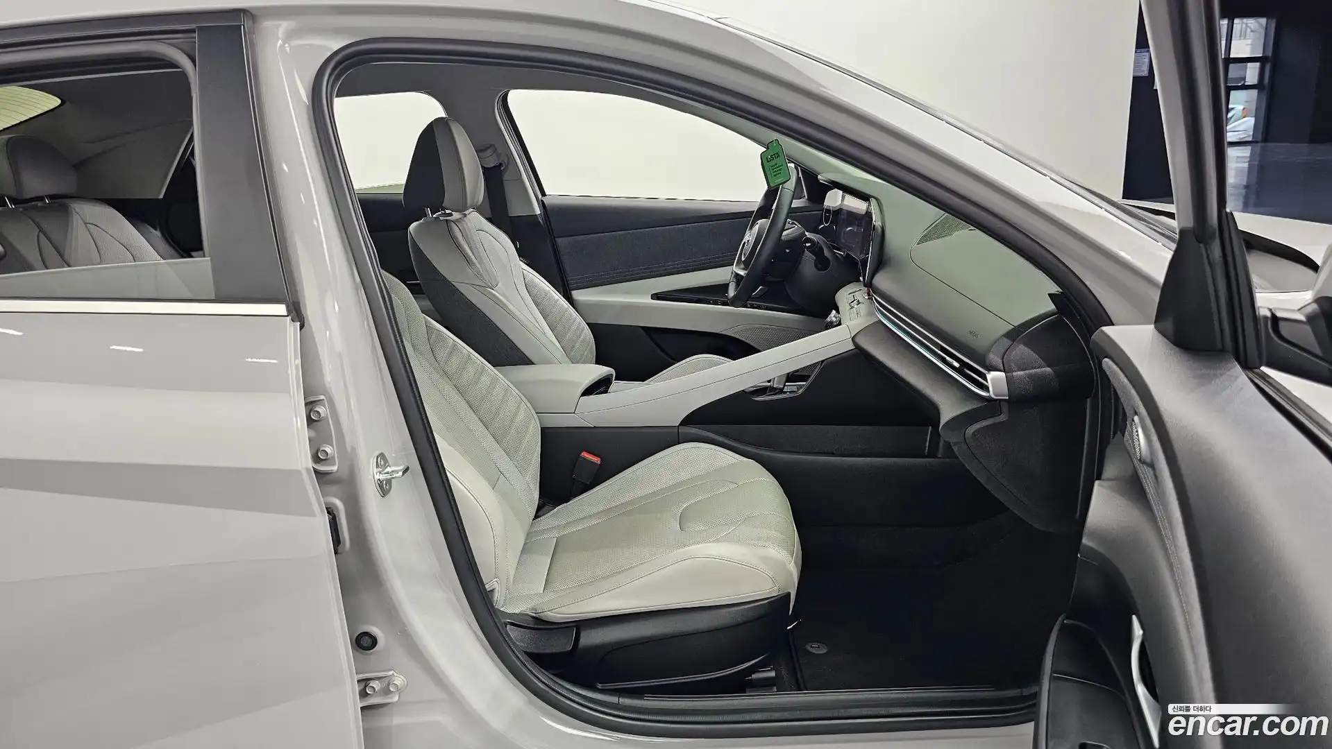 AVANTE Hyundai 2020.9-OPTION-015