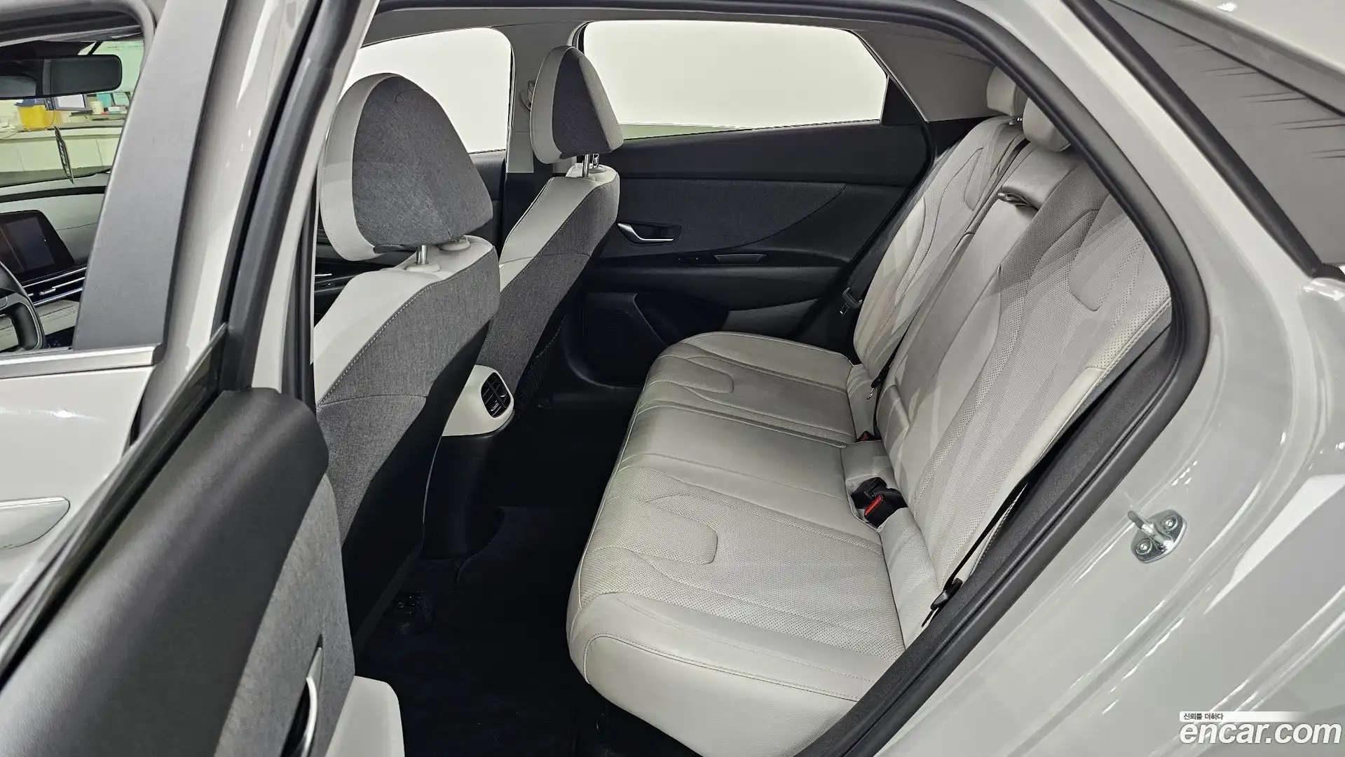 AVANTE Hyundai 2020.9-OPTION-016