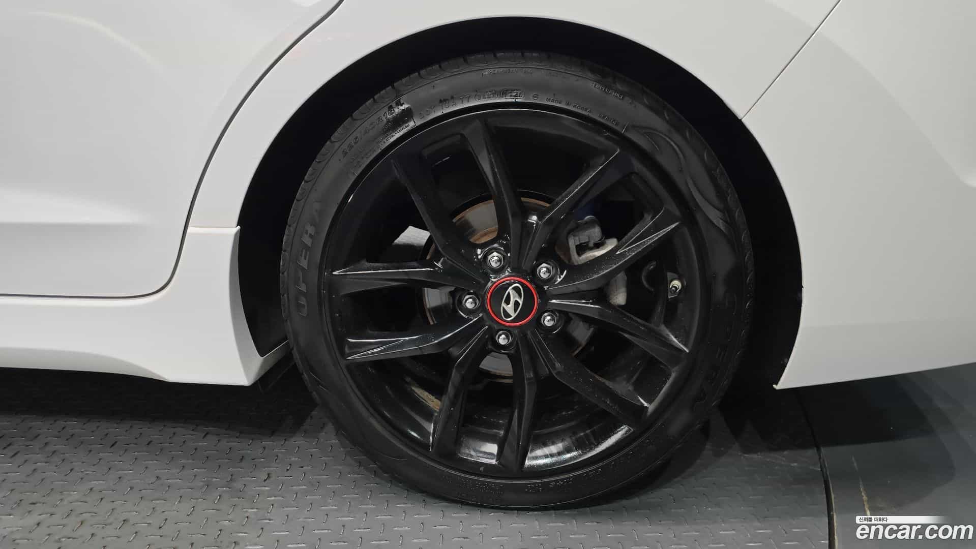 AVANTE Hyundai 2017.0-OUTER-005
