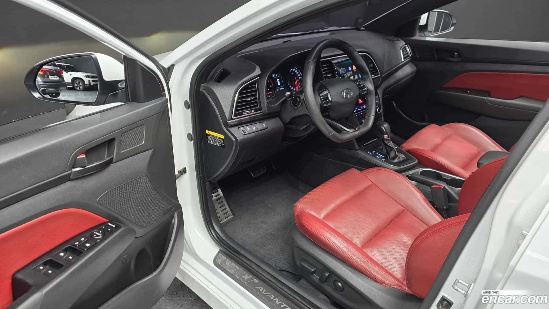 AVANTE Hyundai 2017.0-INNER-010
