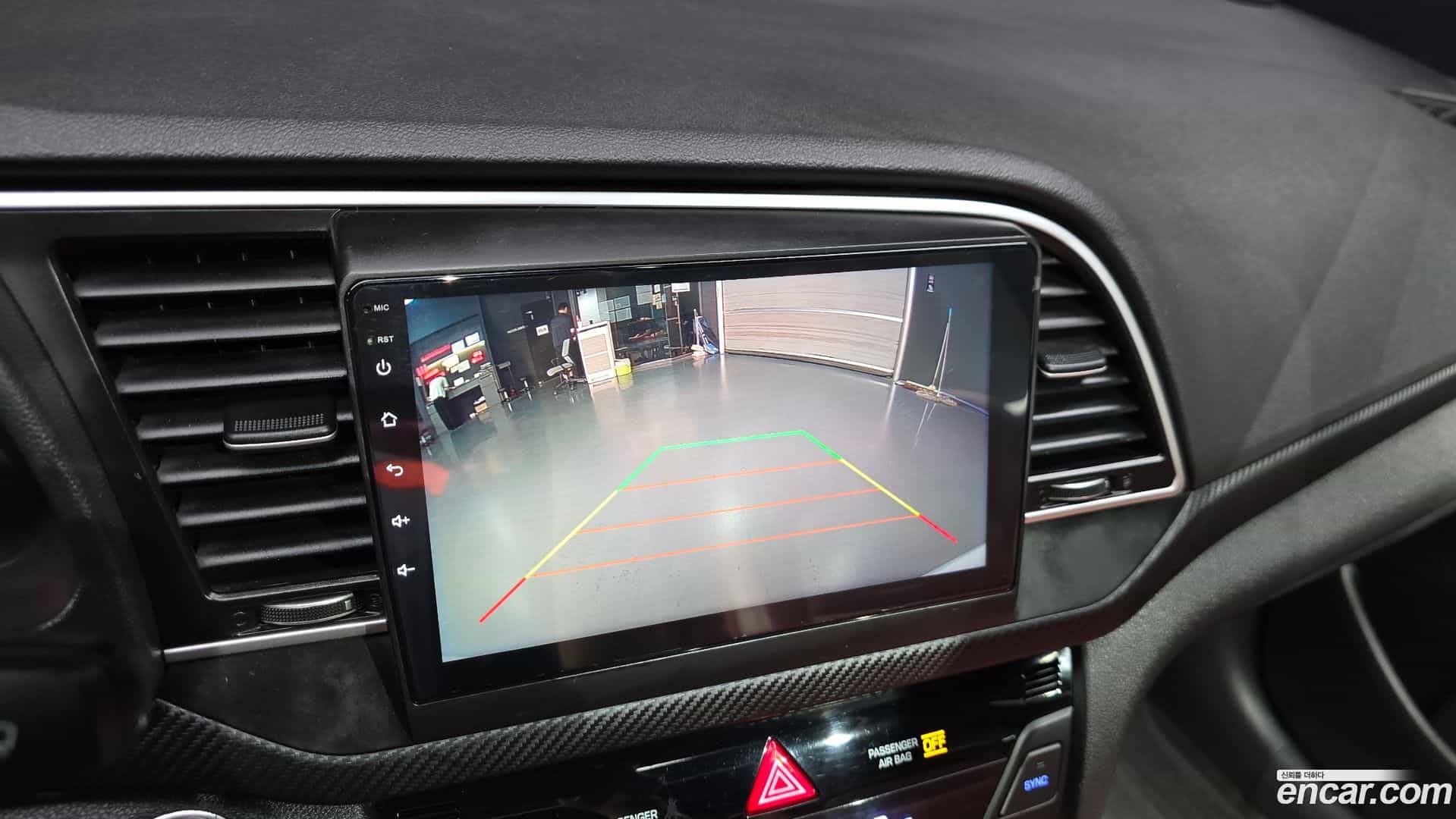 AVANTE Hyundai 2017.0-OPTION-018