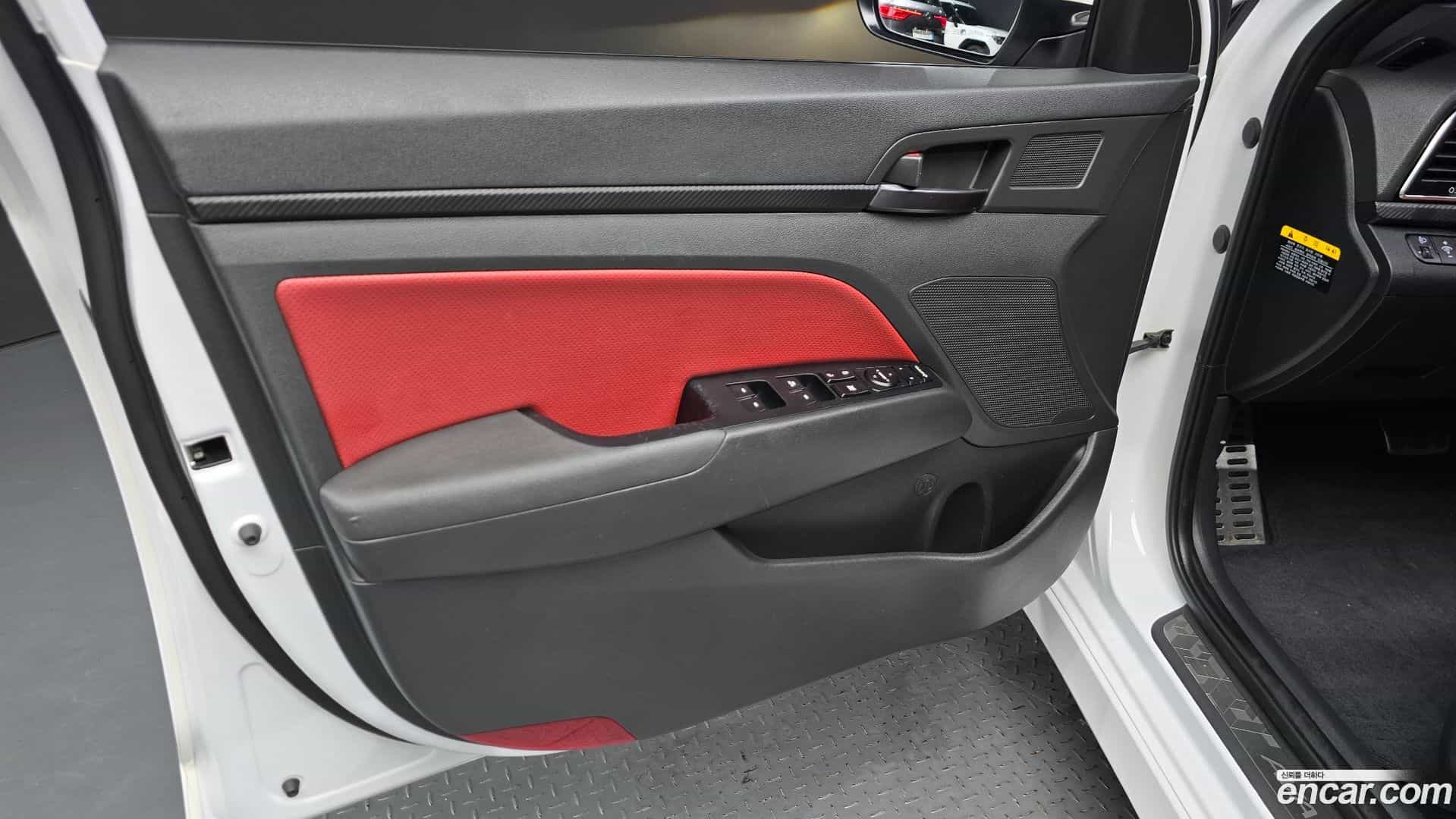 AVANTE Hyundai 2017.0-INNER-034