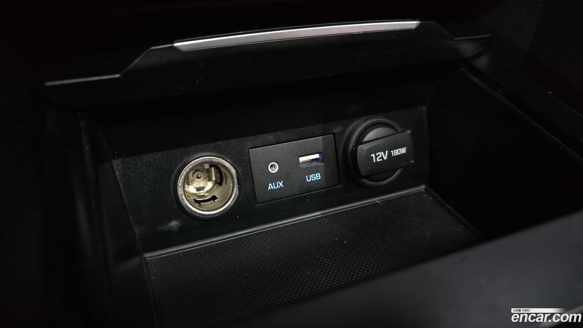 AVANTE Hyundai 2017.0-OPTION-041