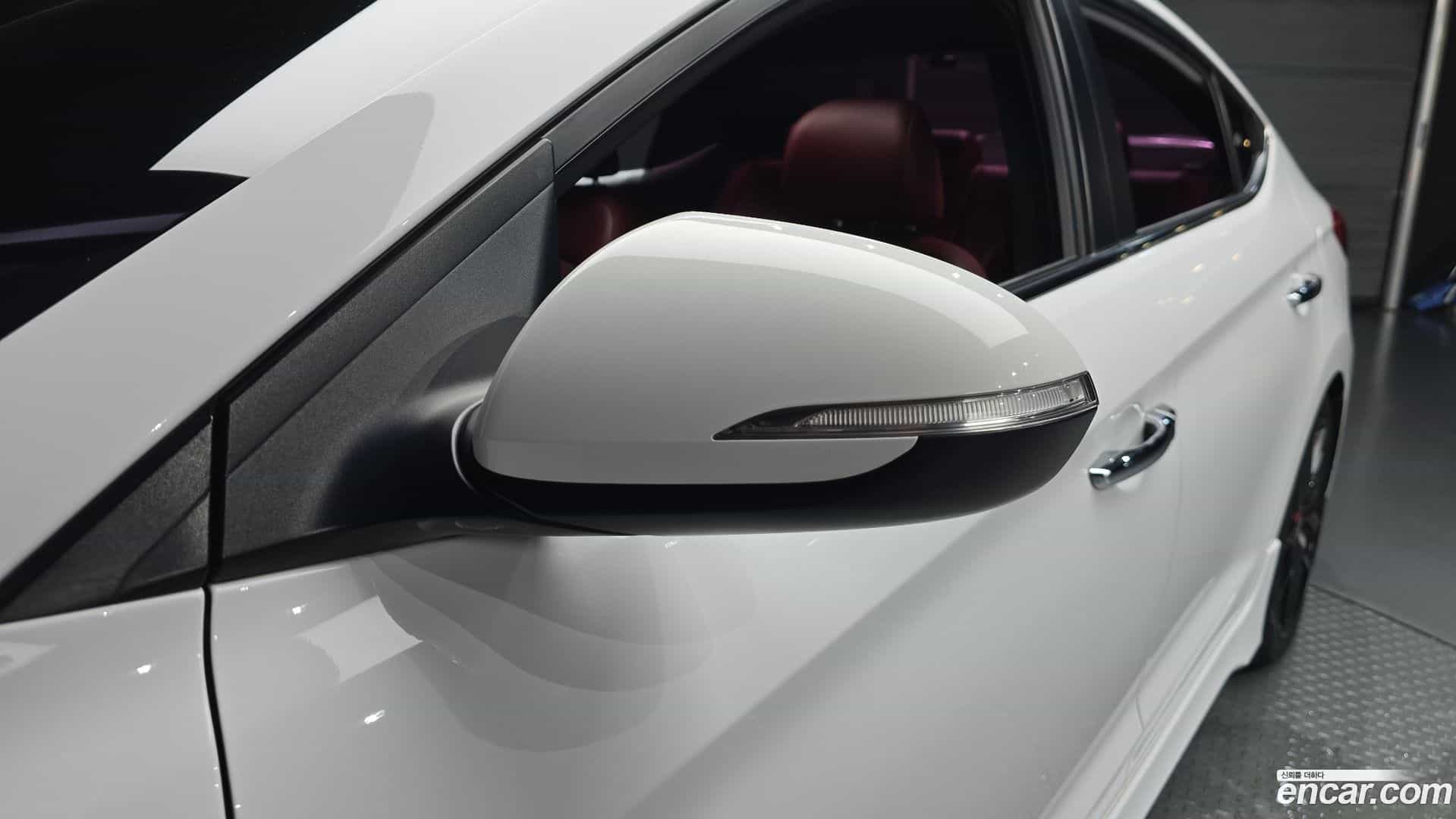 AVANTE Hyundai 2017.0-OPTION-044