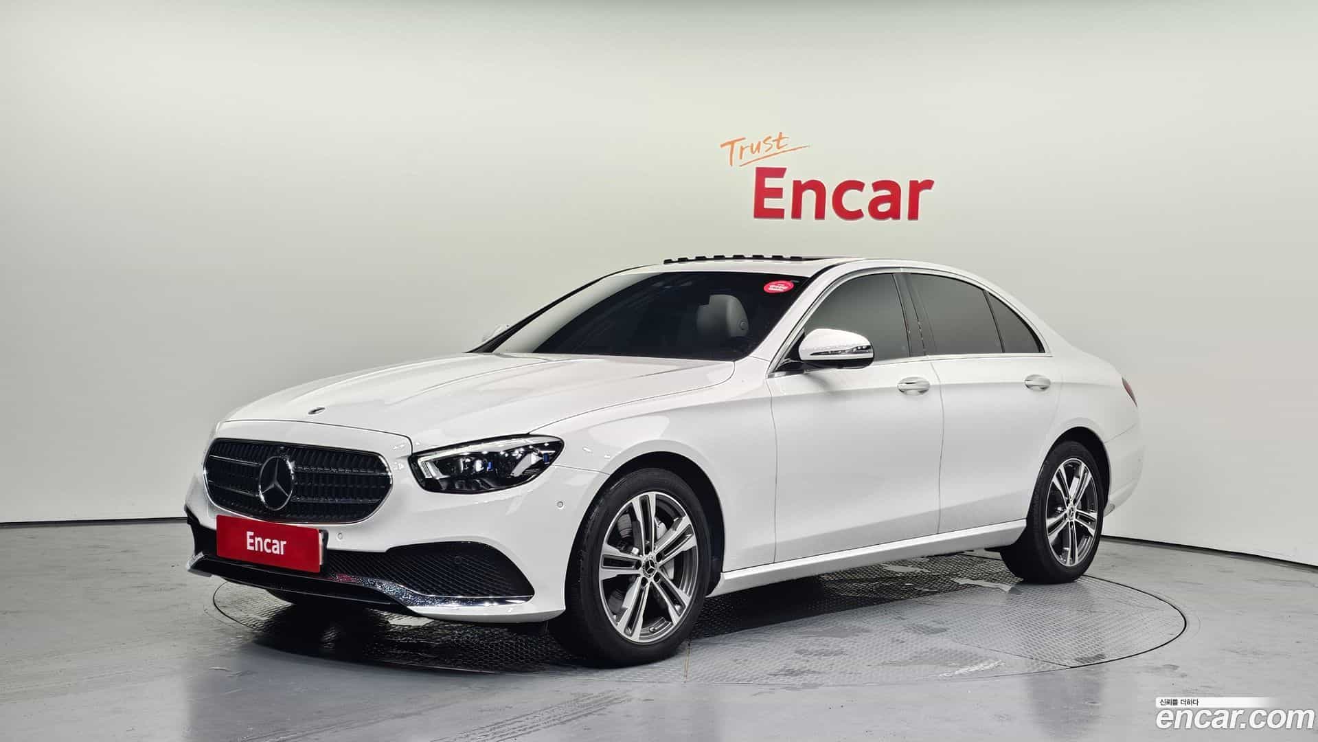 E-Class Mercedes-Benz 2022.6-OUTER-001