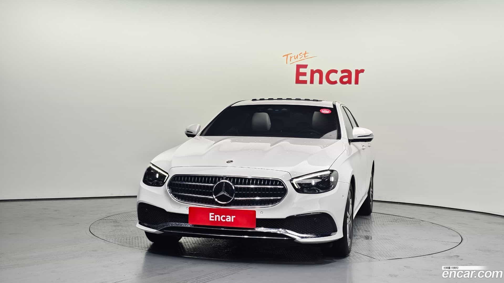E-Class Mercedes-Benz 2022.6-OUTER-003