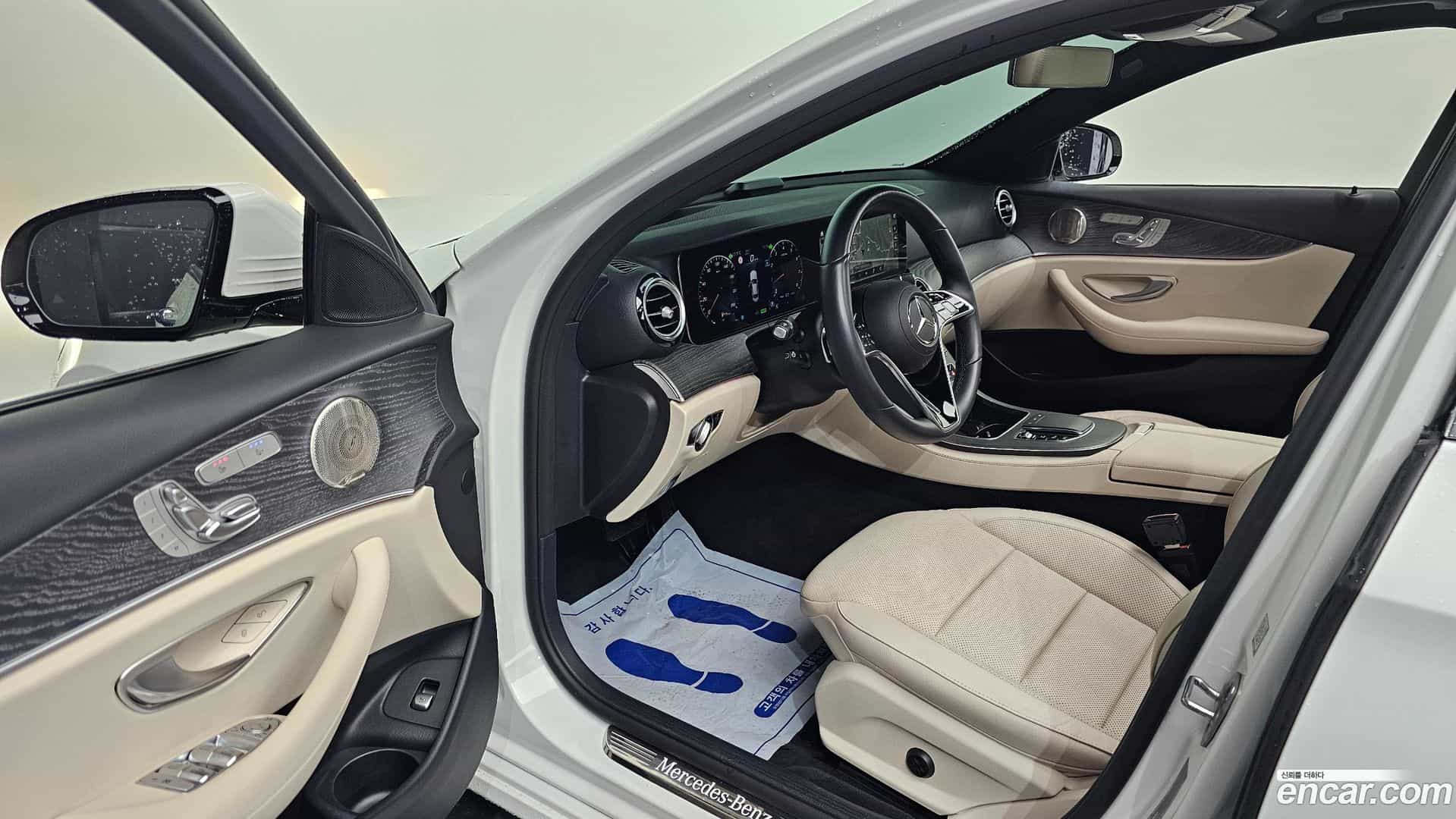 E-Class Mercedes-Benz 2022.6-INNER-010