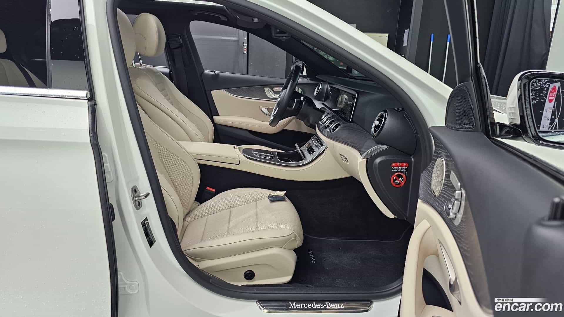 E-Class Mercedes-Benz 2022.6-OPTION-016