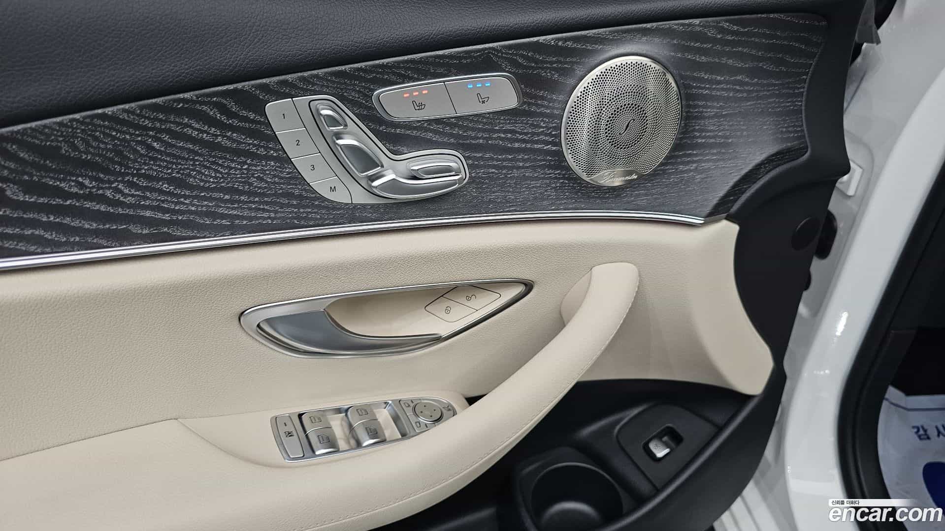 E-Class Mercedes-Benz 2022.6-OPTION-017