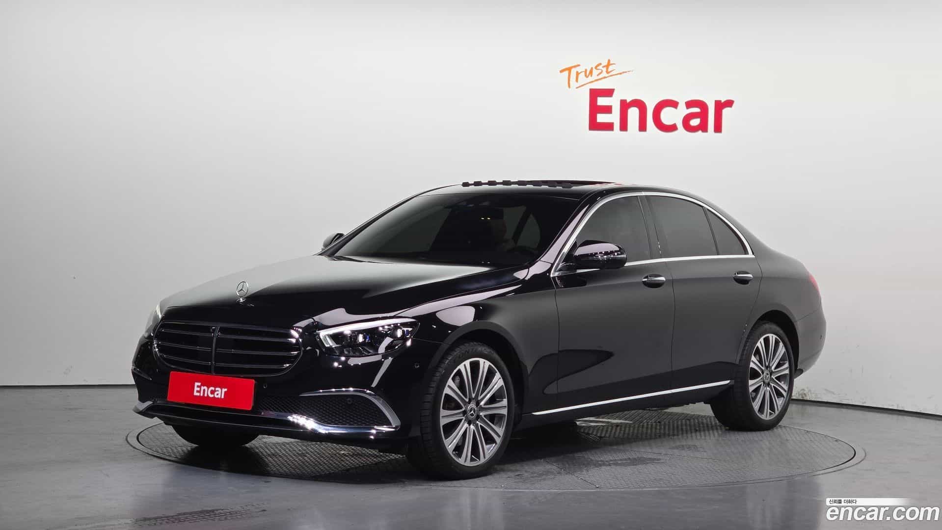 E-Class Mercedes-Benz 2022.10-OUTER-001