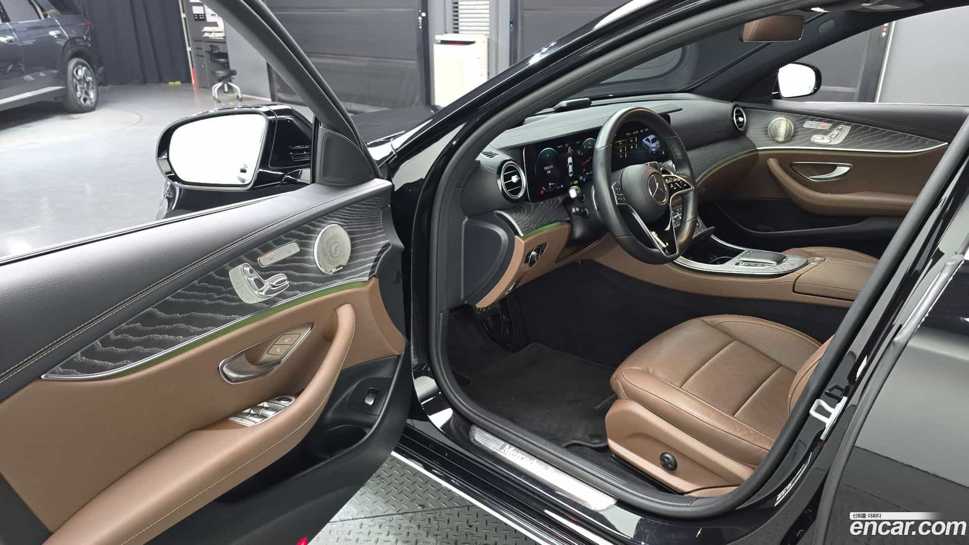 E-Class Mercedes-Benz 2022.10-INNER-010