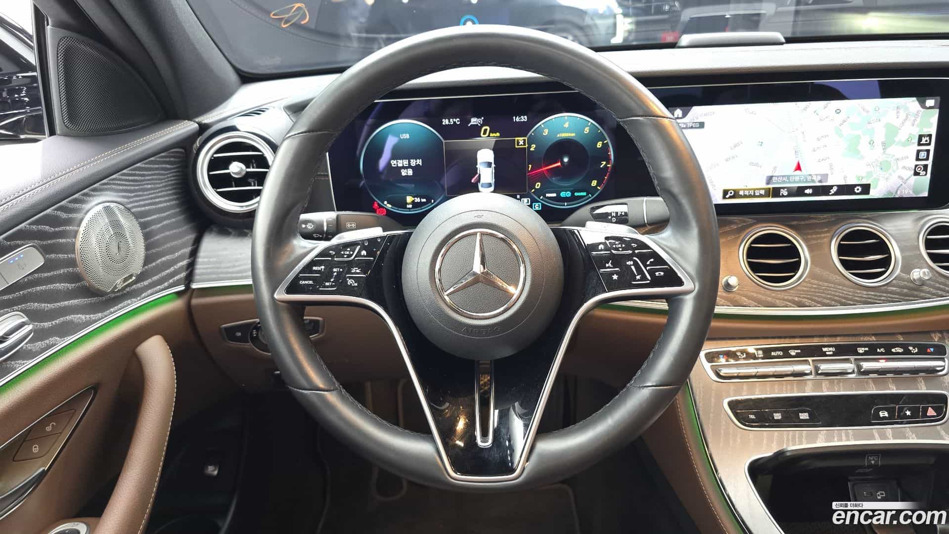 E-Class Mercedes-Benz 2022.10-OPTION-017