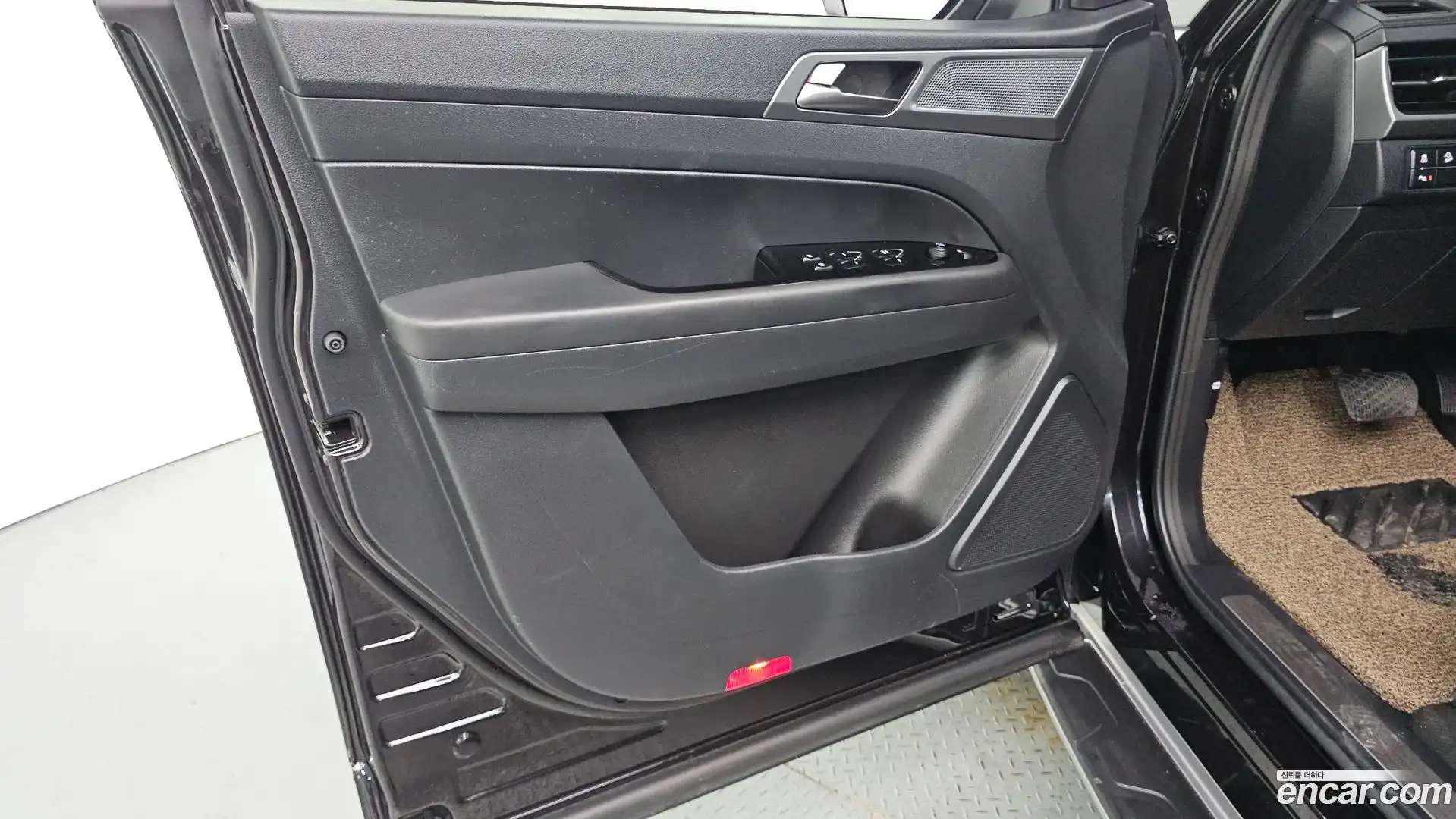 Musso KG Mobility 2025.3-INNER-034