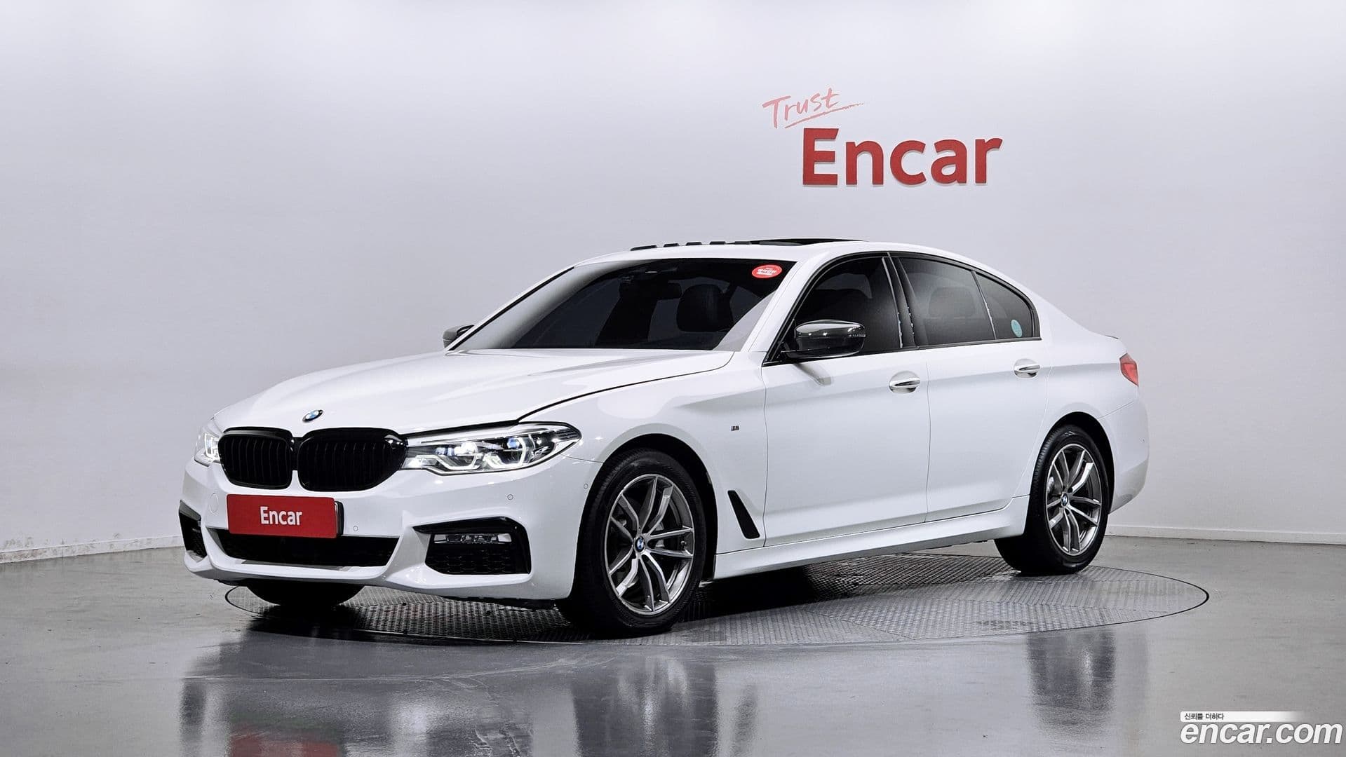 Main__Slider__Photo:5-Series BMW 2017.2-0