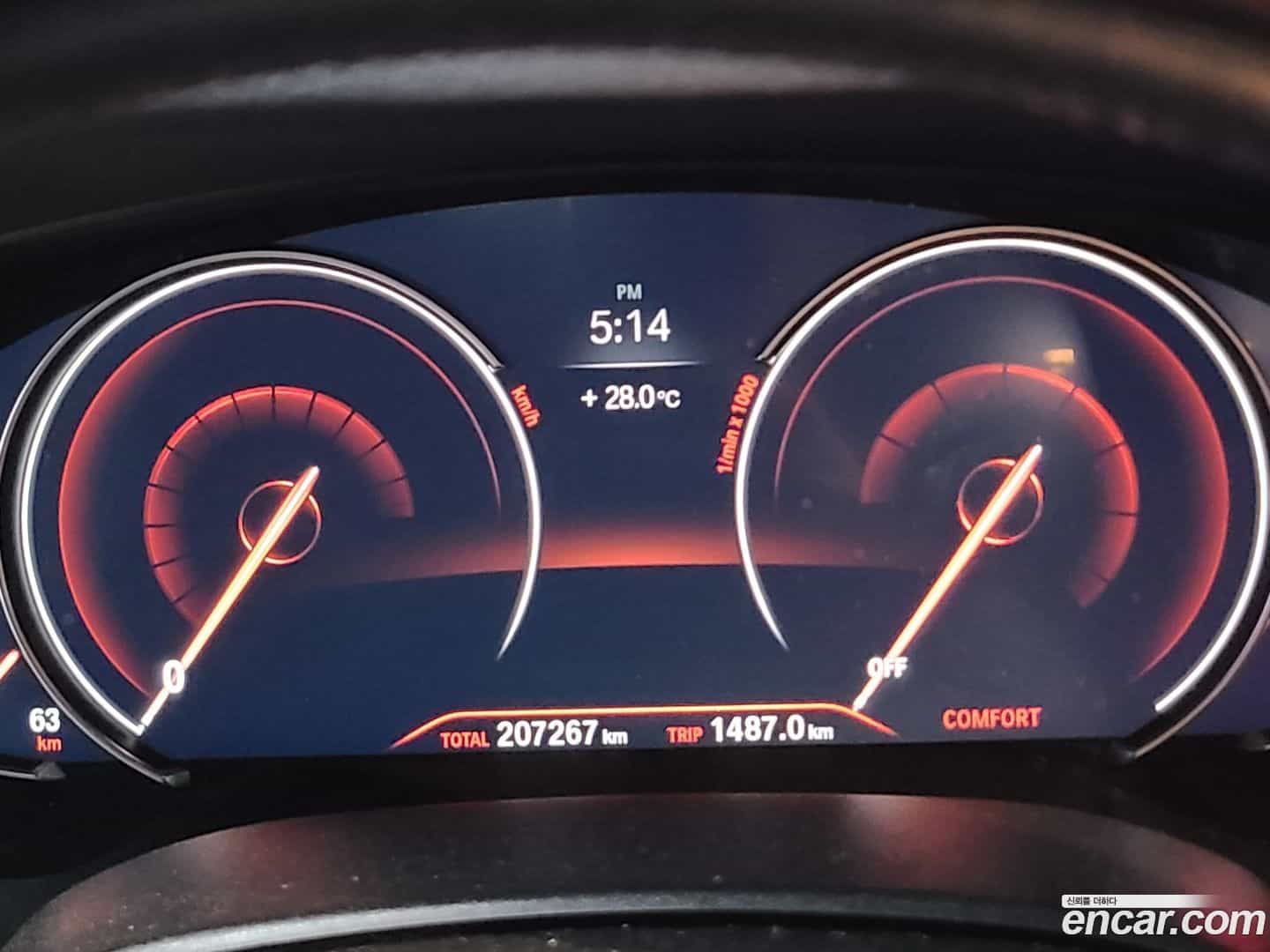 Gran Turismo BMW 2018.0-INNER-008