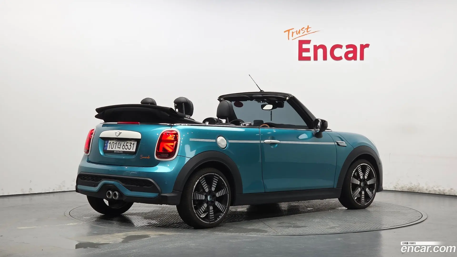 Main__Slider__Photo:Cooper Convertible Mini 2023.5-1