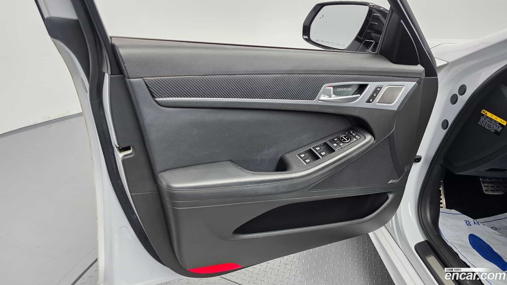 G80 Genesis 2018.3-INNER-034