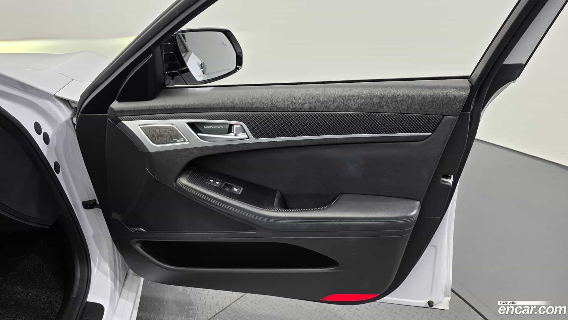 G80 Genesis 2018.3-INNER-035