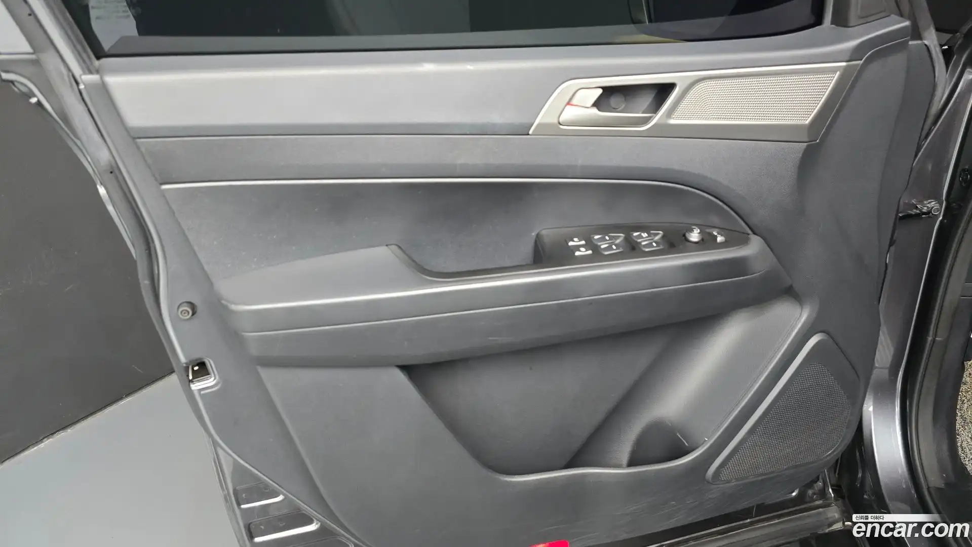 Rexton KG Mobility 2018.7-INNER-034