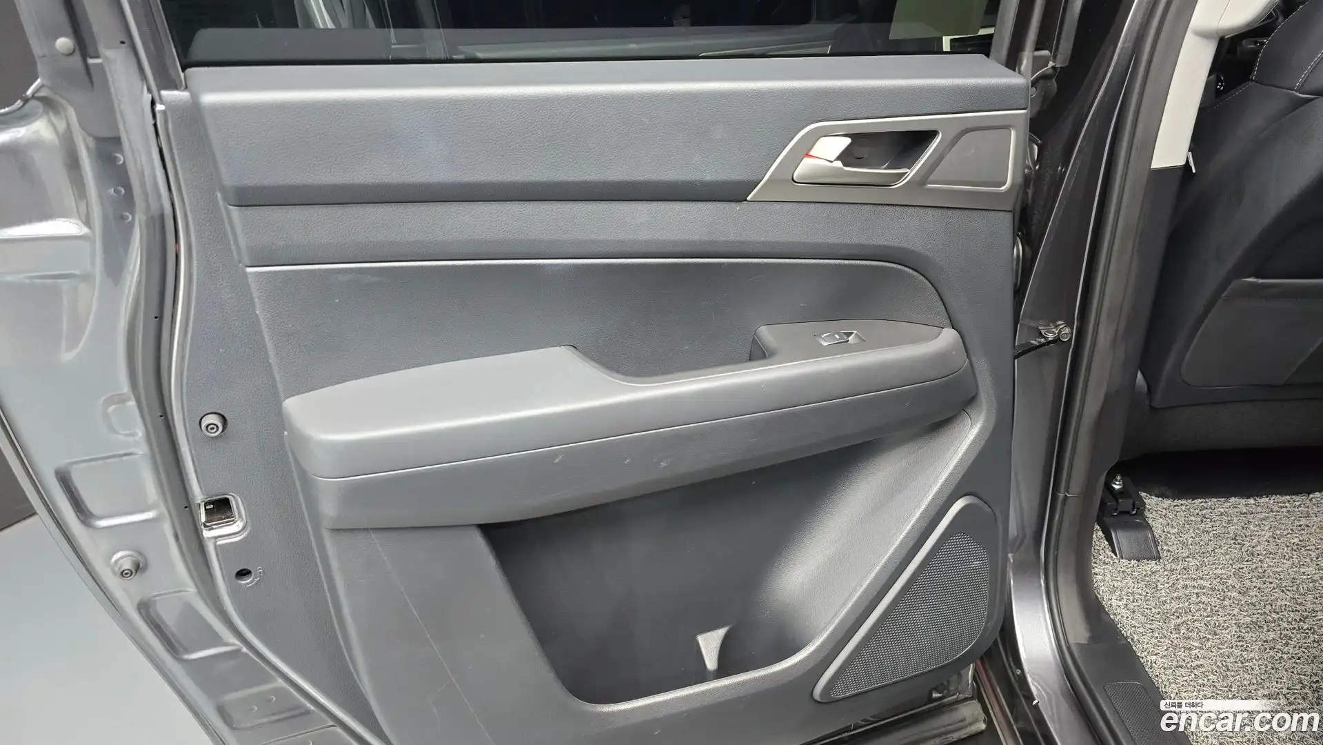 Rexton KG Mobility 2018.7-INNER-035