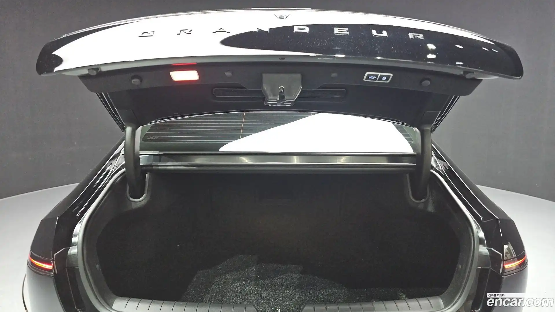 Grandeur Hyundai 2024.10-OPTION-024