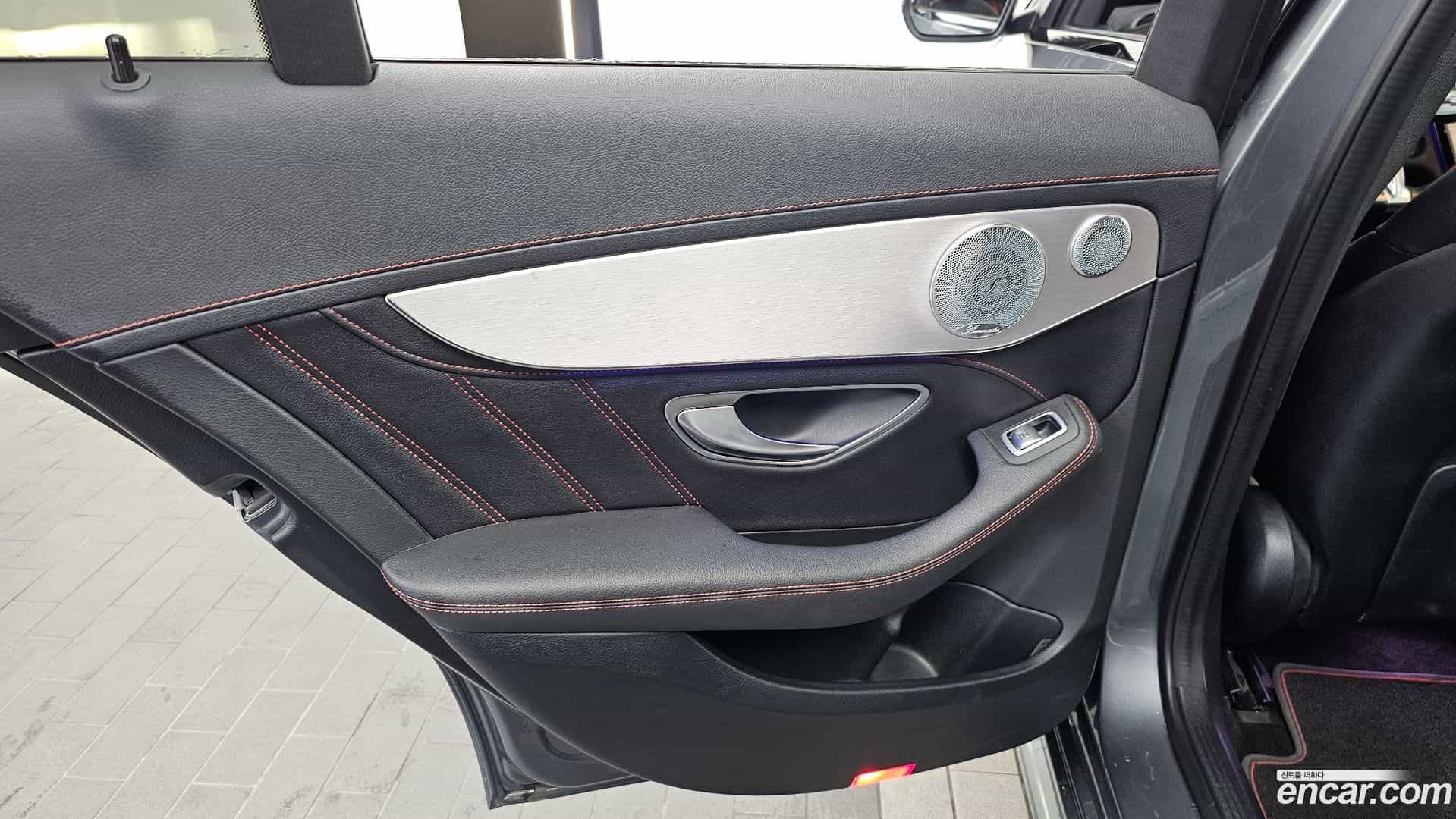 C-Class Mercedes-Benz 2019.9-INNER-035