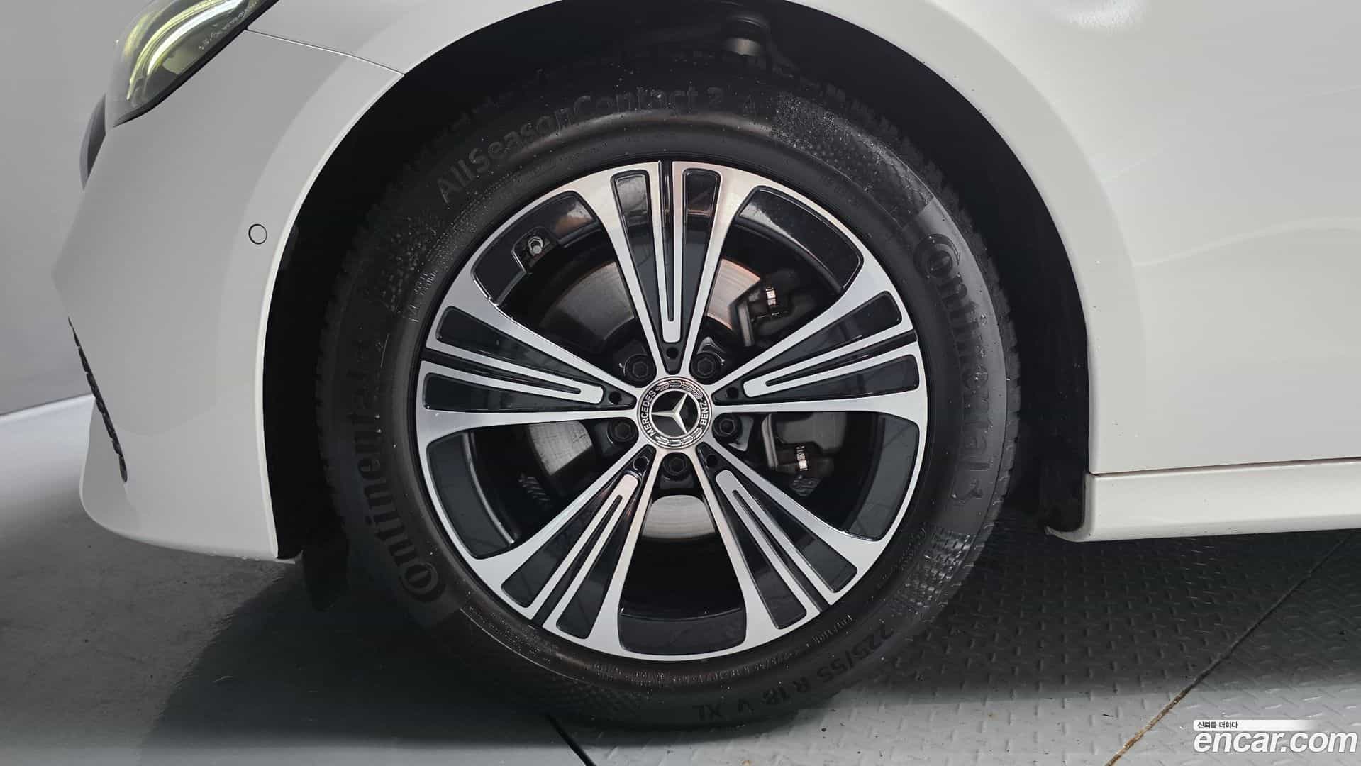 E-Class Mercedes-Benz 2024.5-OUTER-005