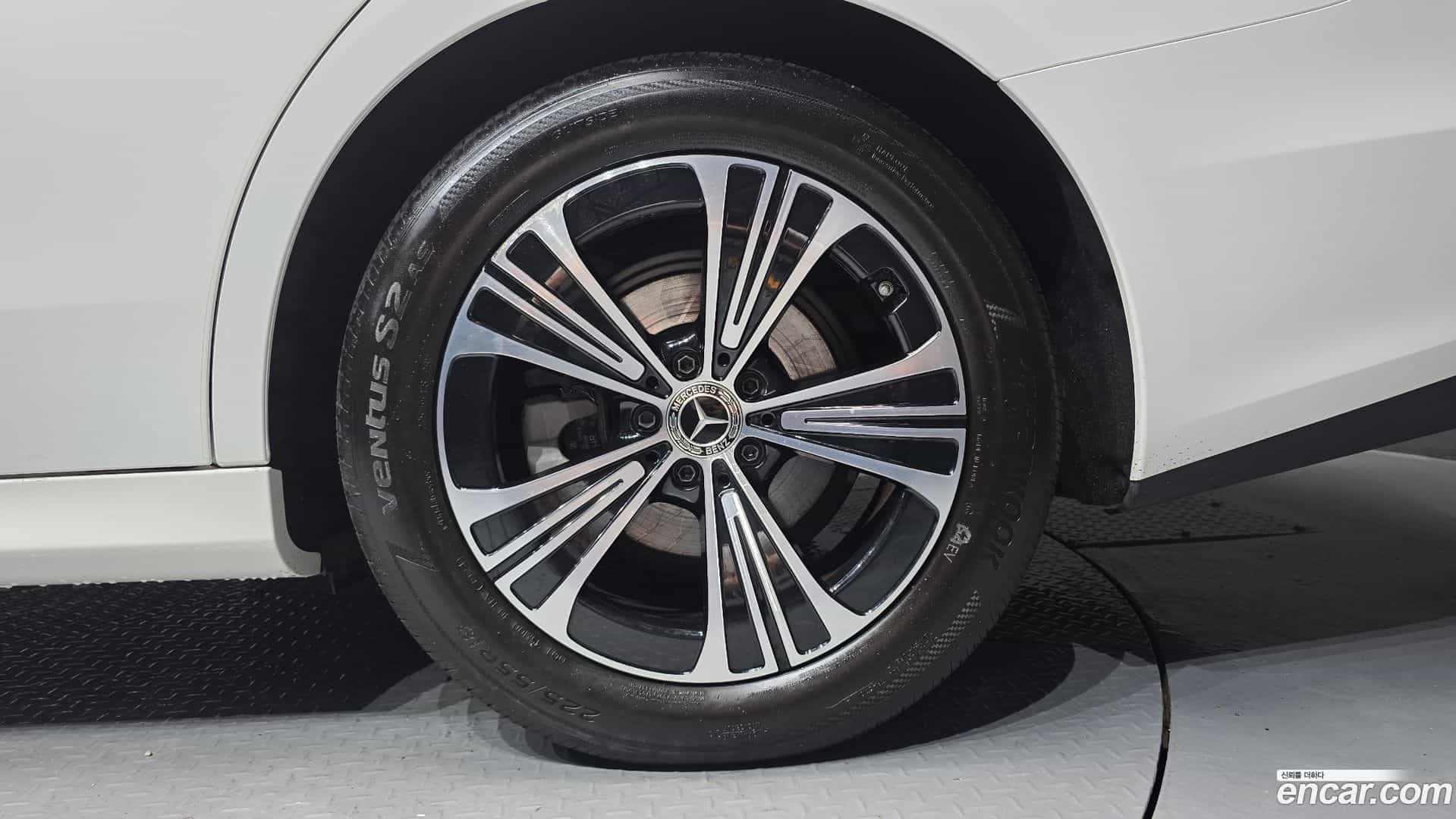 E-Class Mercedes-Benz 2024.5-OUTER-031