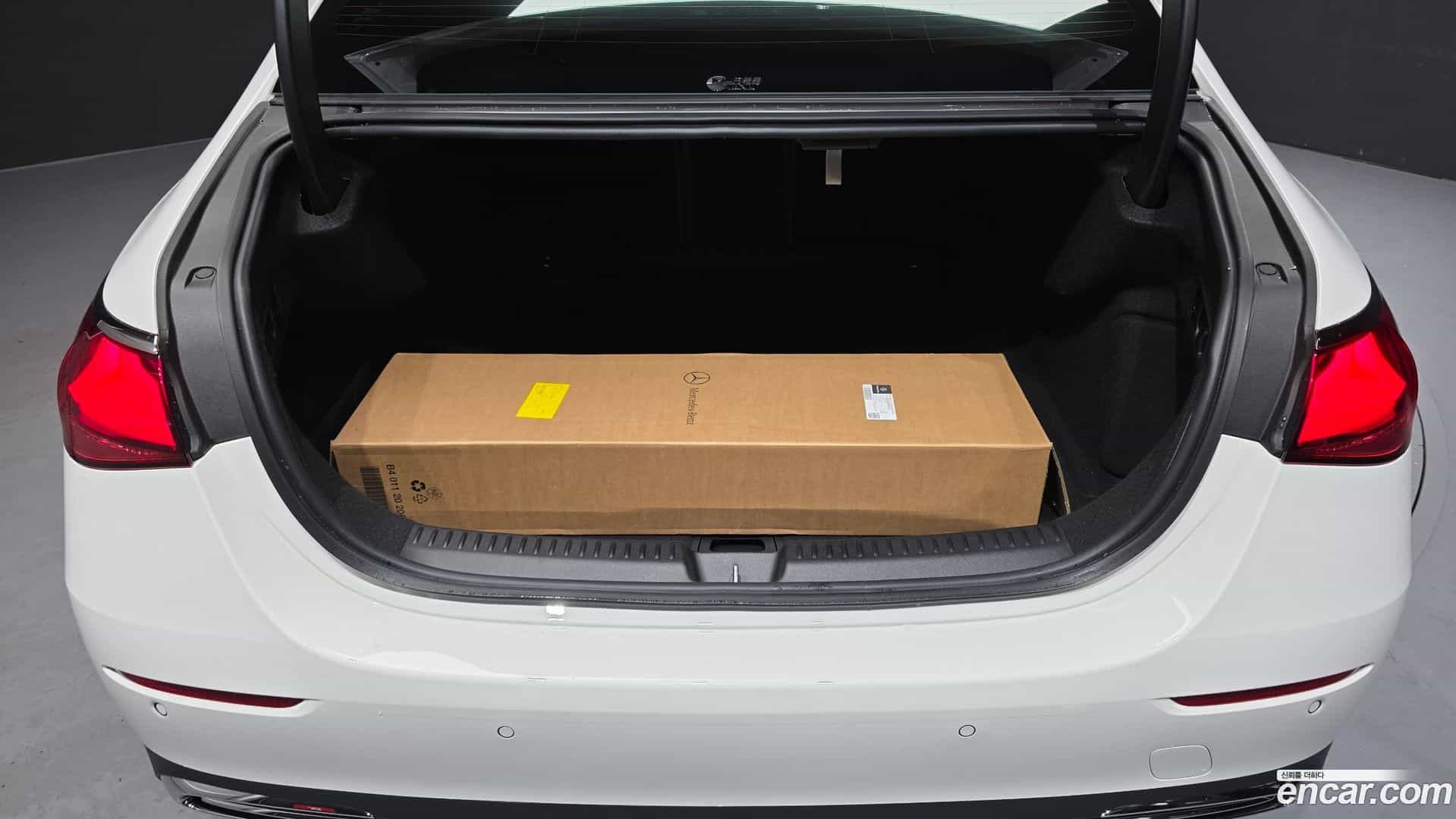 E-Class Mercedes-Benz 2024.5-OPTION-042